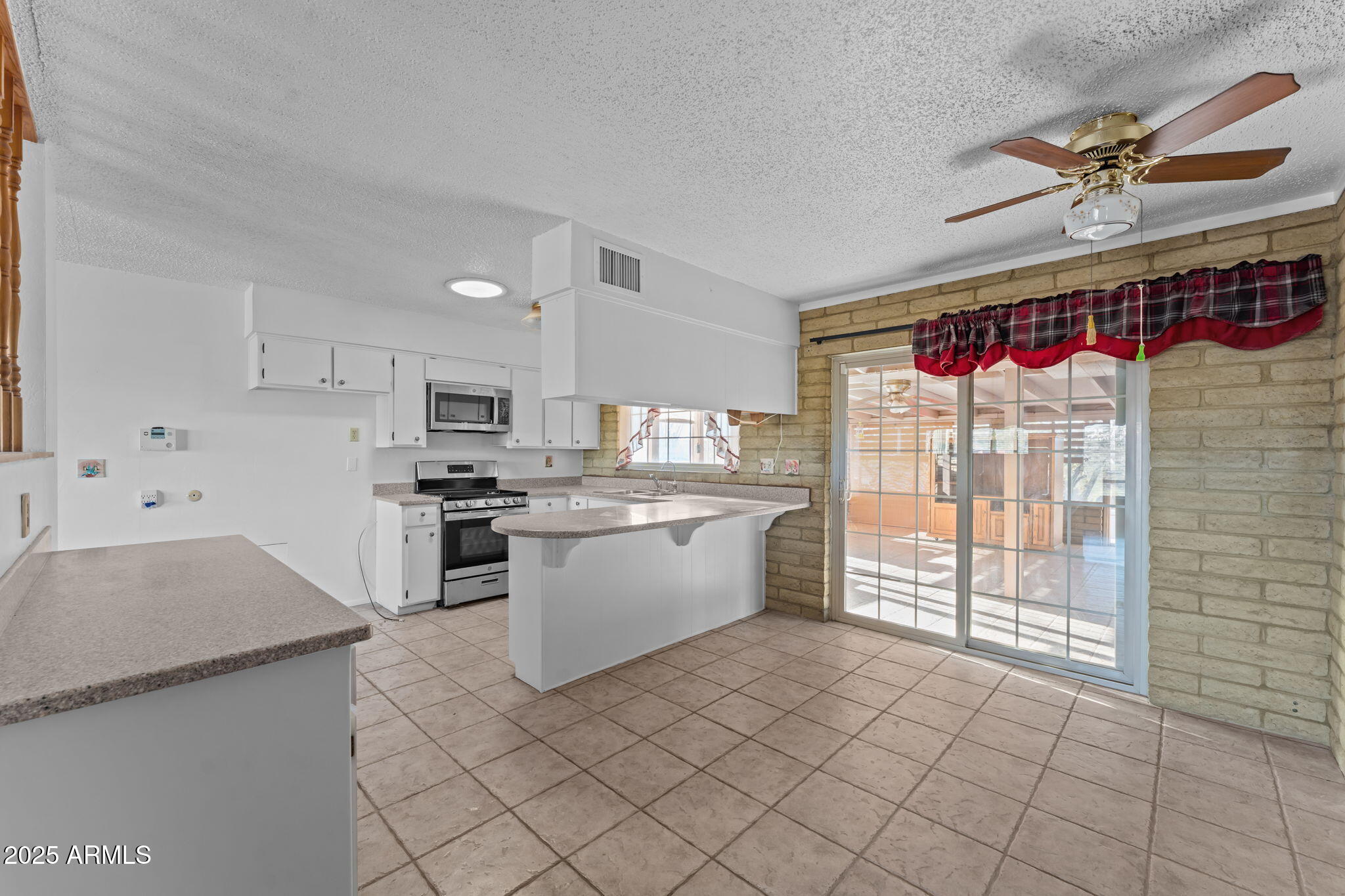 Wickenburg, Arizona, 85390, United States, 3 Bedrooms Bedrooms, ,3 BathroomsBathrooms,Residential,For Sale,2002472