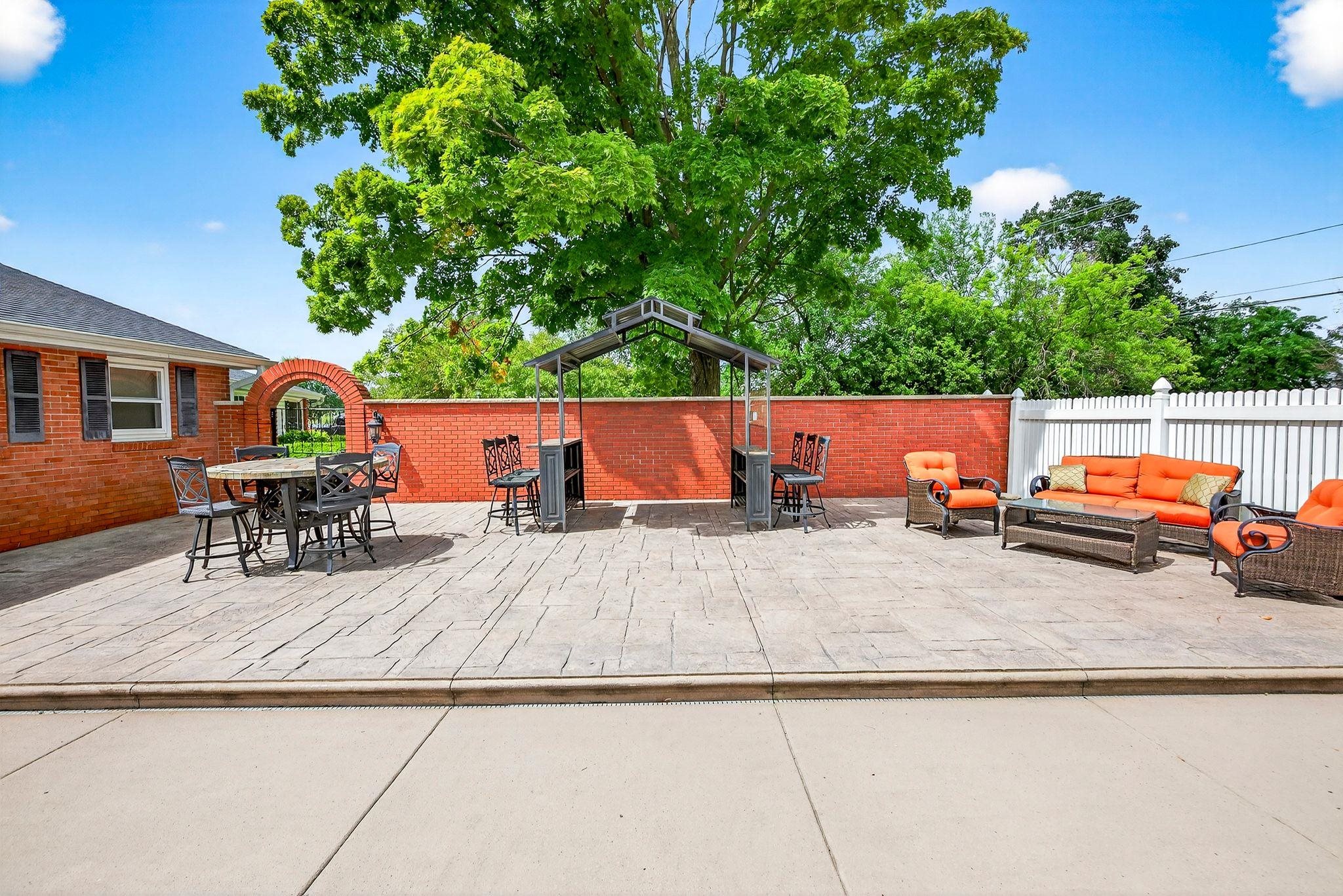 Hortonville, Wisconsin, 54944-9435, United States, 5 Bedrooms Bedrooms, ,4 BathroomsBathrooms,Residential,For Sale,1977478