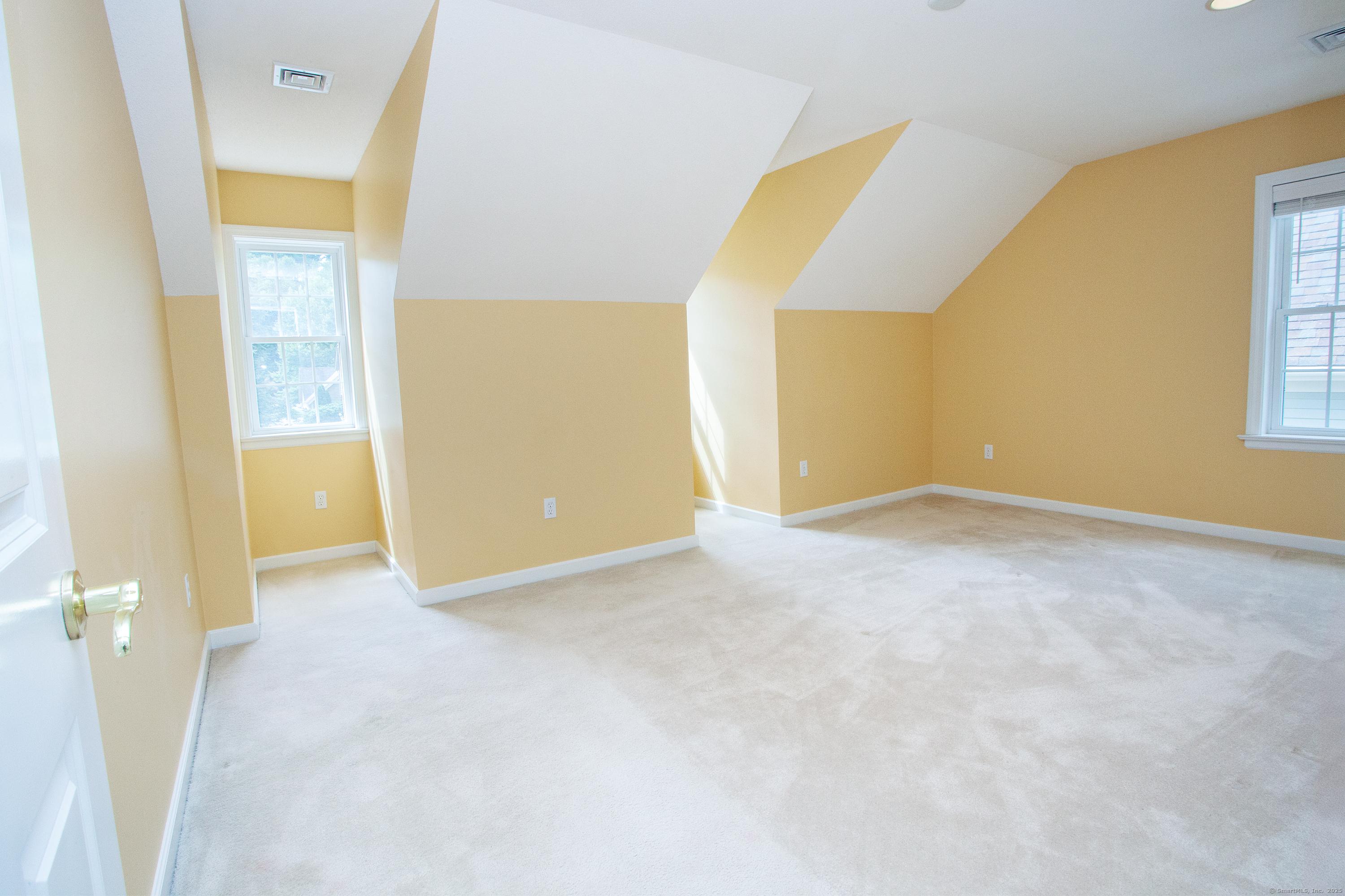 Simsbury, Connecticut, 06070, United States, 2 Bedrooms Bedrooms, ,4 BathroomsBathrooms,Residential,For Sale,1973720