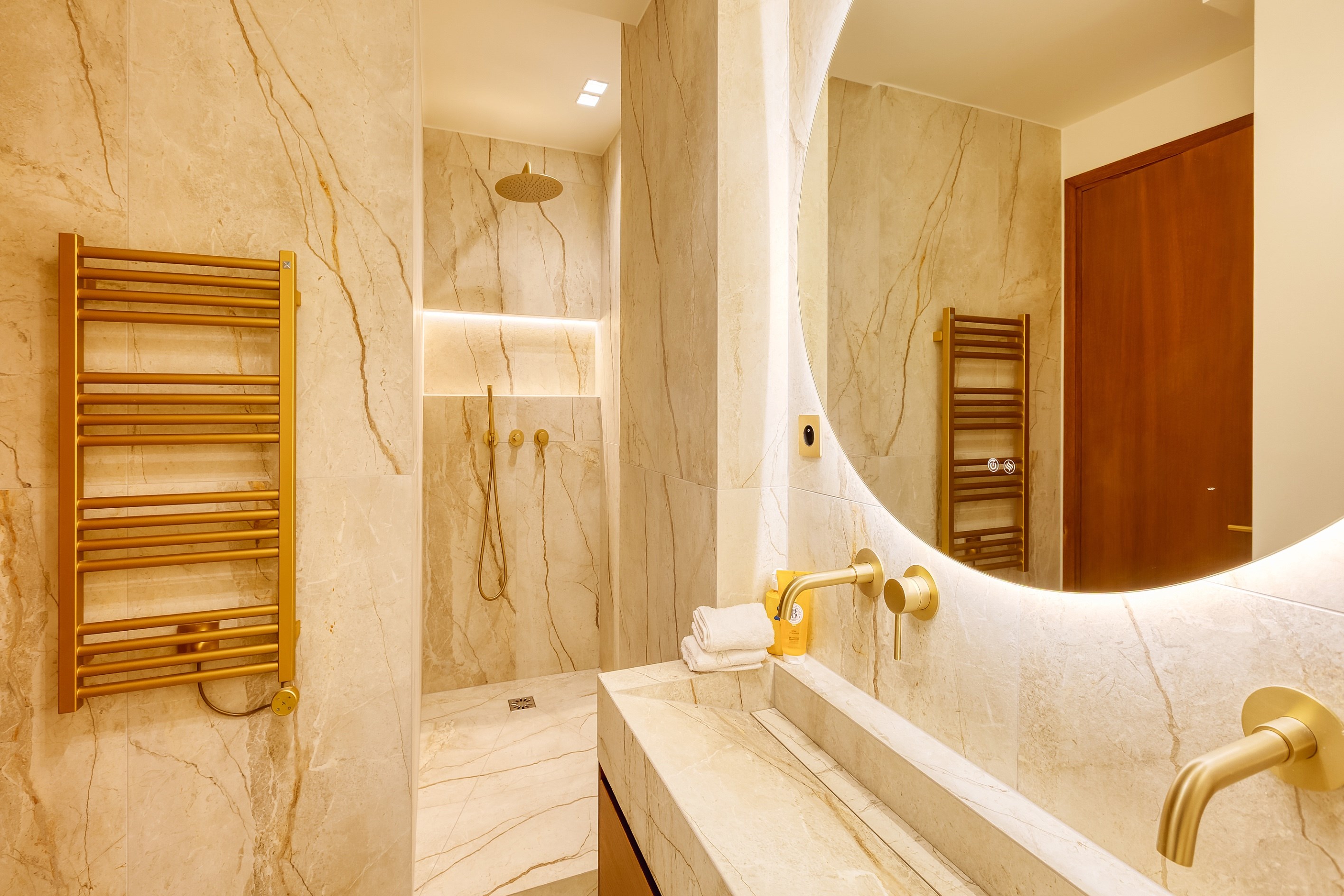 A VENDRE - Apartment - 2 bedrooms - Turn key - Golden Triangle - George V - 750… - 物件實景