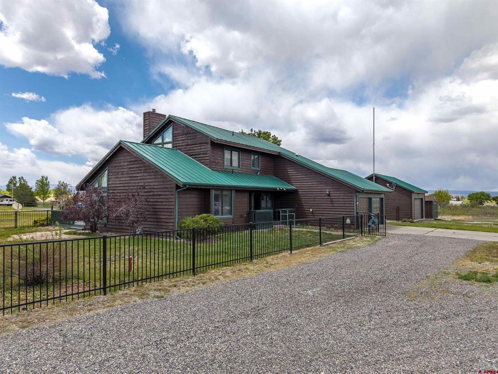 Montrose, Colorado, 81401, United States, 3 Bedrooms Bedrooms, ,2 BathroomsBathrooms,Residential,For Sale,1991802