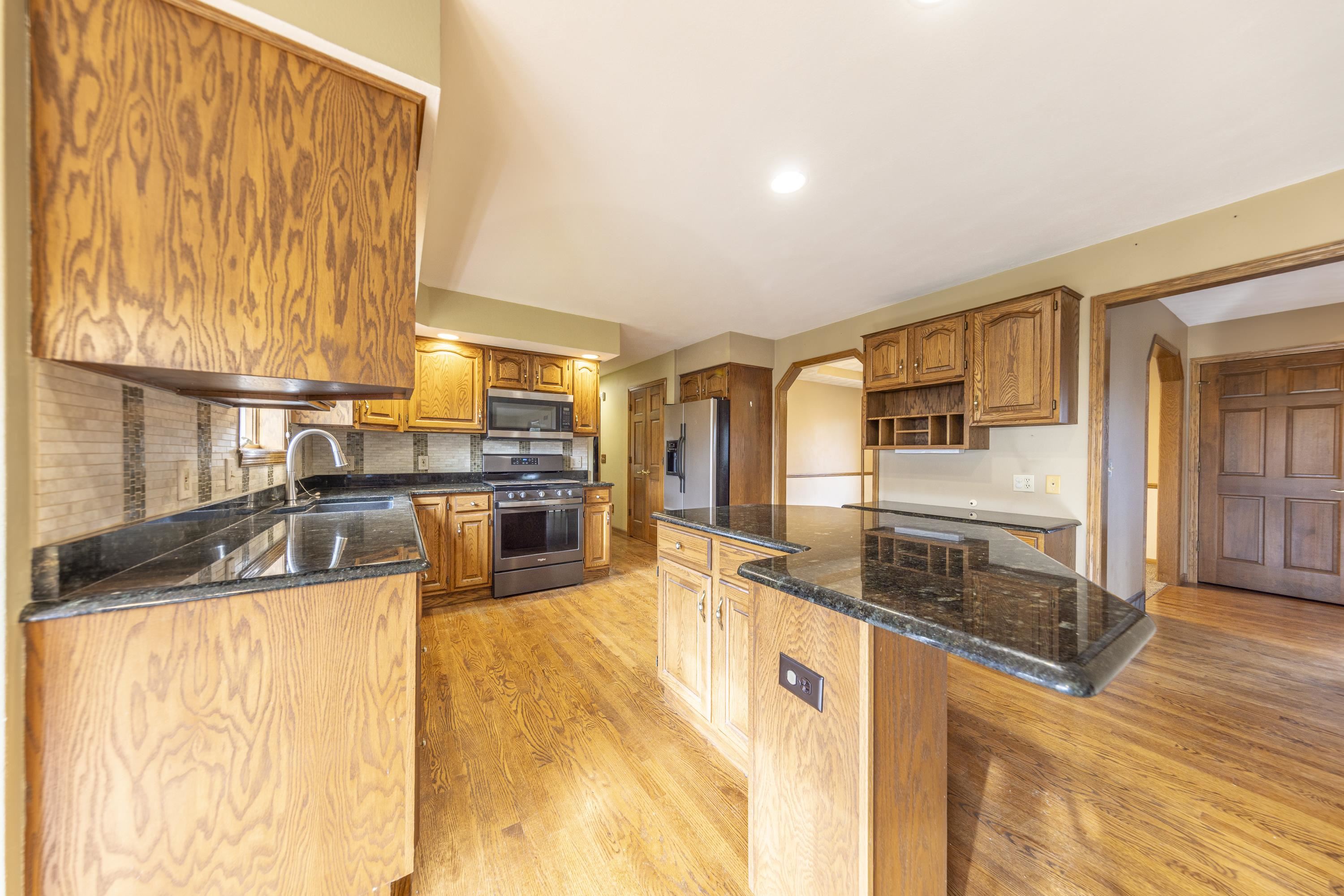 Janesville, Wisconsin, 53545, United States, 3 Bedrooms Bedrooms, ,3 BathroomsBathrooms,Residential,For Sale,1998012