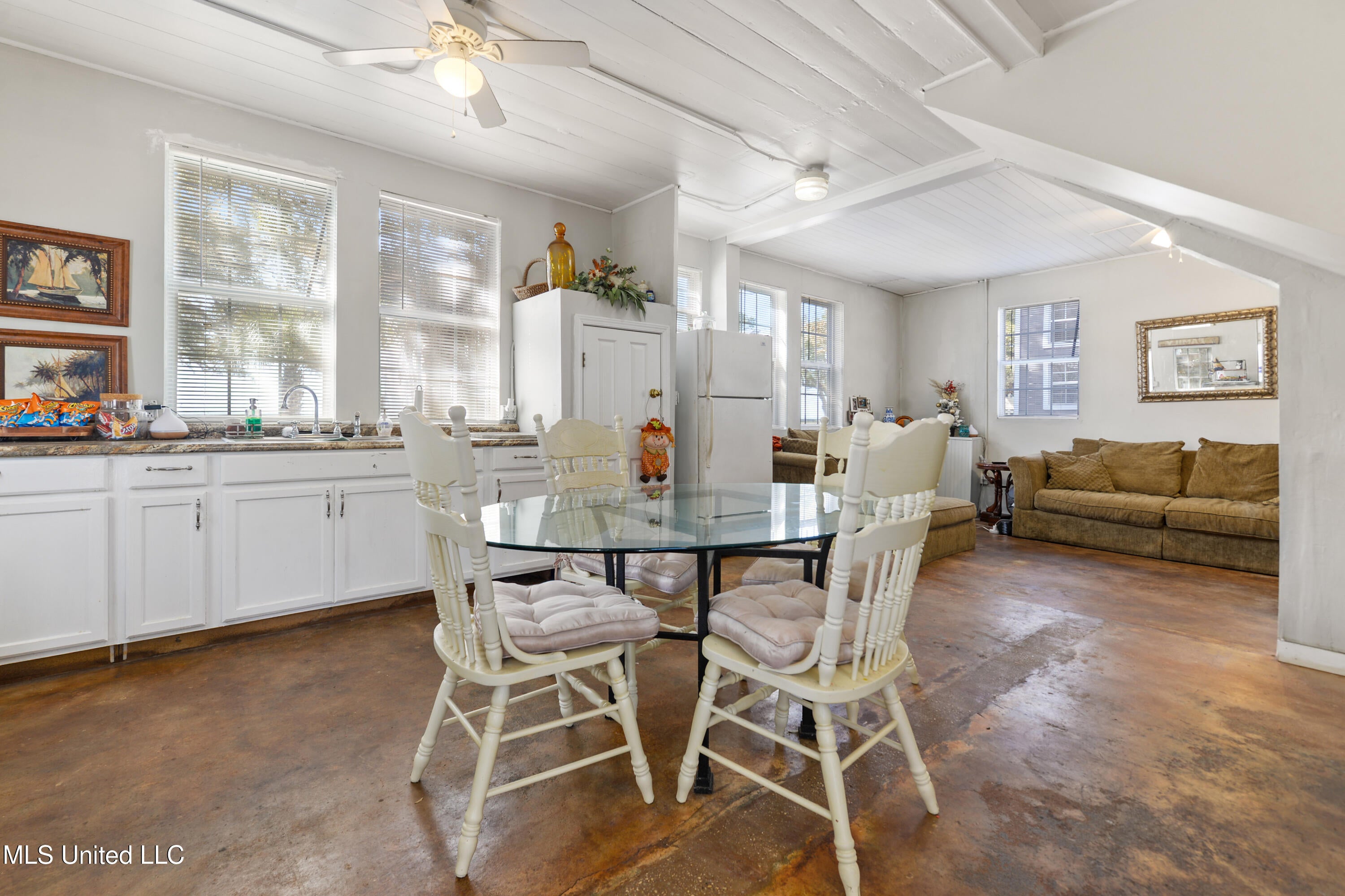 Biloxi, Mississippi, 39531, United States, 3 Bedrooms Bedrooms, ,3 BathroomsBathrooms,Residential,For Sale,1731984