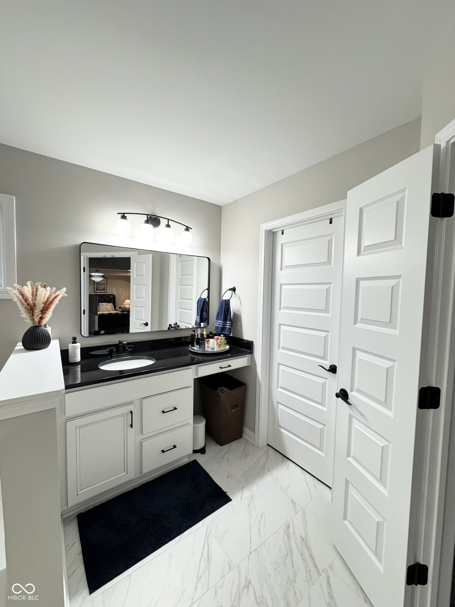 Greenwood, Indiana, 46143, United States, 5 Bedrooms Bedrooms, ,5 BathroomsBathrooms,Residential,For Sale,2005361