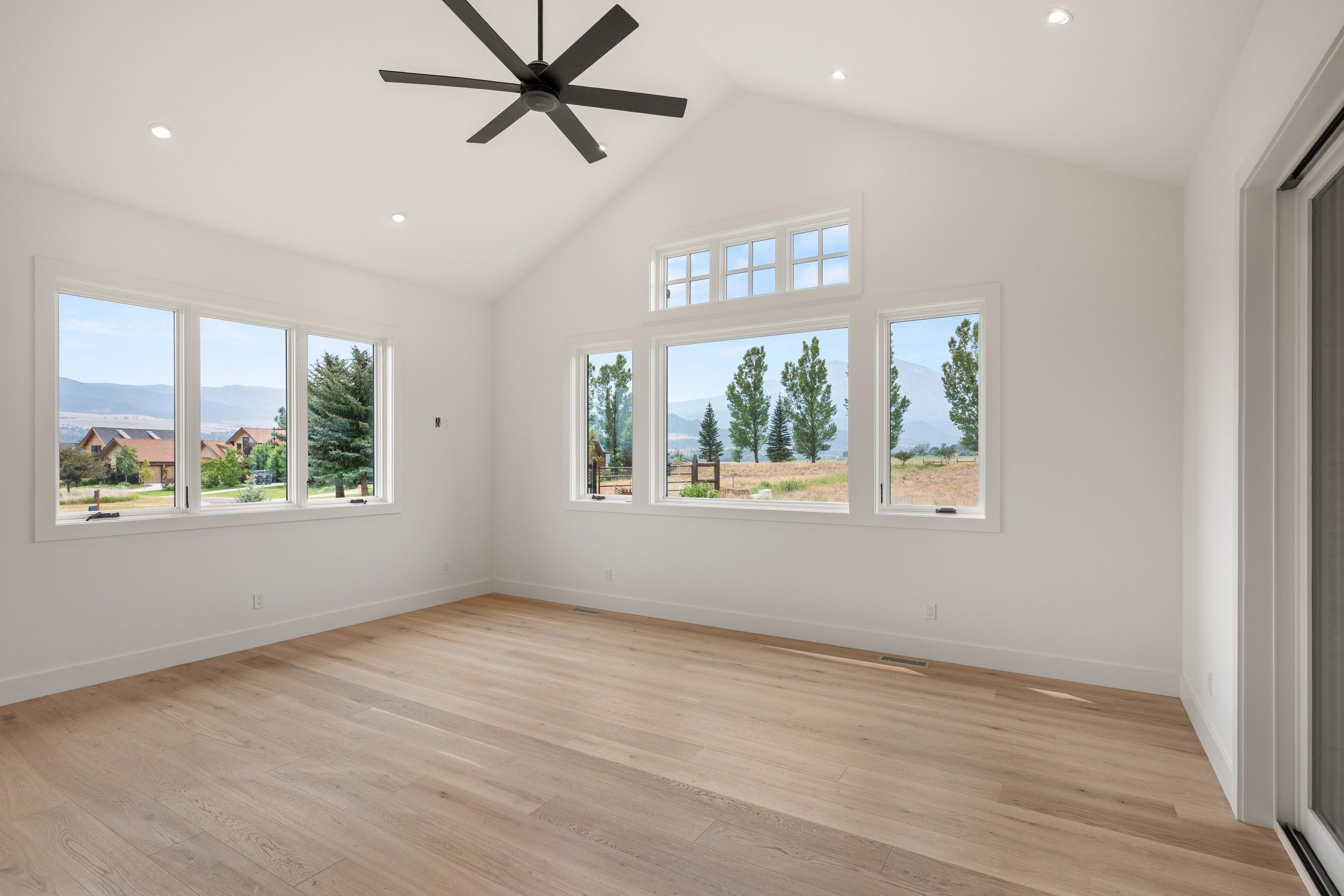  Completed 2026 New Build in River Valley Ranch - 物件實景