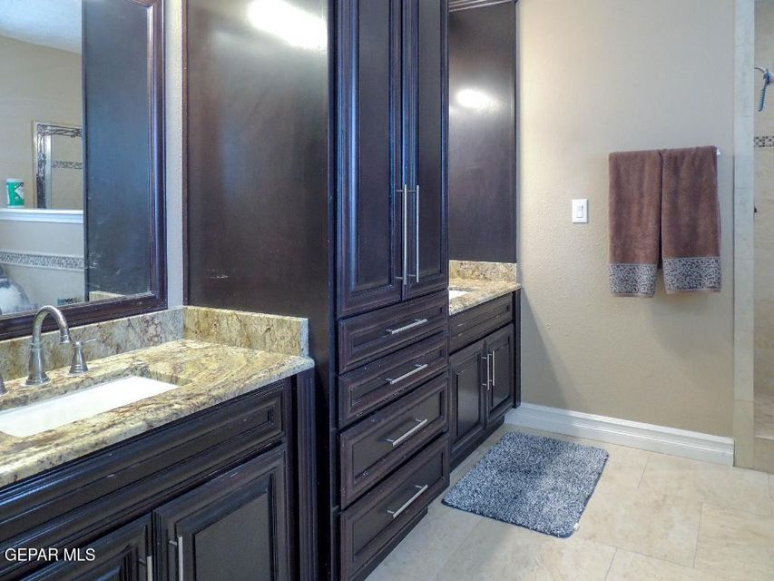 El Paso, Texas, 79935, United States, 4 Bedrooms Bedrooms, ,2 BathroomsBathrooms,Residential,For Sale,1923244