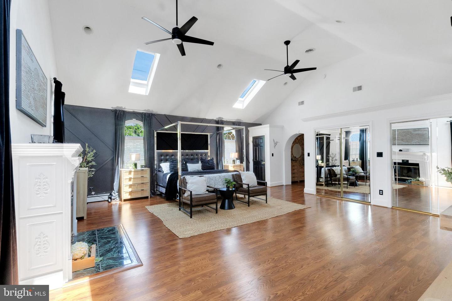 Wilmington, Delaware, 19805, United States, 6 Bedrooms Bedrooms, ,4 BathroomsBathrooms,Residential,For Sale,1940653