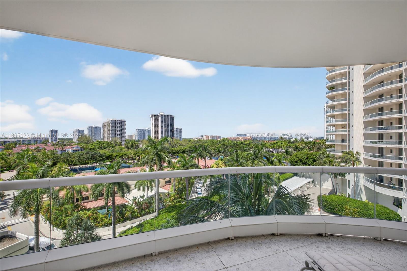 Aventura, Florida, 33160, United States, 3 Bedrooms Bedrooms, ,4 BathroomsBathrooms,Residential,For Sale,1942054