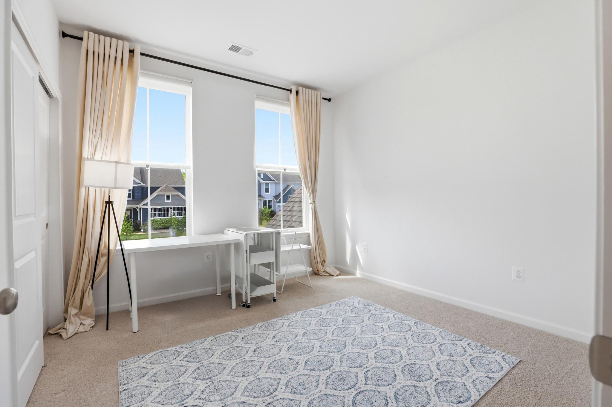  9428 Deschamp Court, Manassas, VA, 20112 - 物件實景