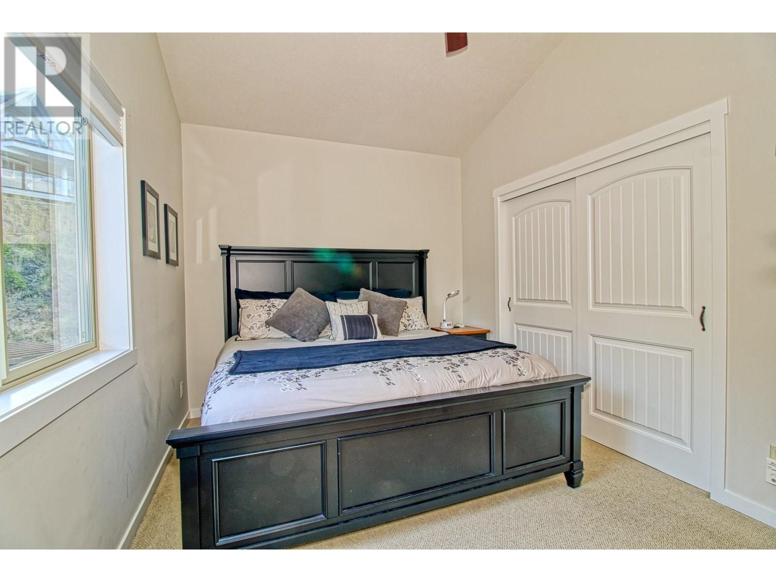 KELOWNA, British Columbia, V1Z 3R8, CA, 3 Bedrooms Bedrooms, ,2 BathroomsBathrooms,Residential,For Sale,1951529