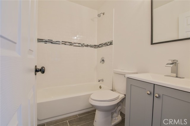 Compton, California, 90222, United States, 2 Bedrooms Bedrooms, ,2 BathroomsBathrooms,Residential,For Sale,1881655