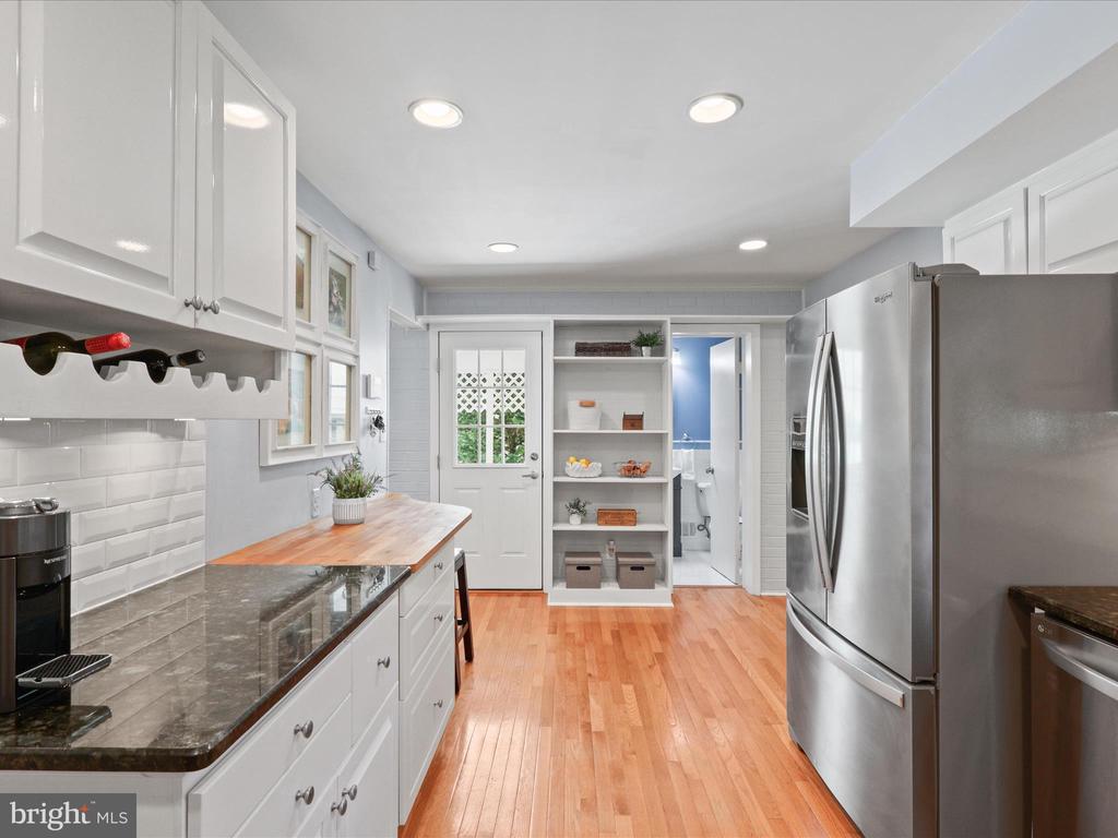 Springfield, Virginia, 22152, United States, 4 Bedrooms Bedrooms, ,3 BathroomsBathrooms,Residential,For Sale,1921904