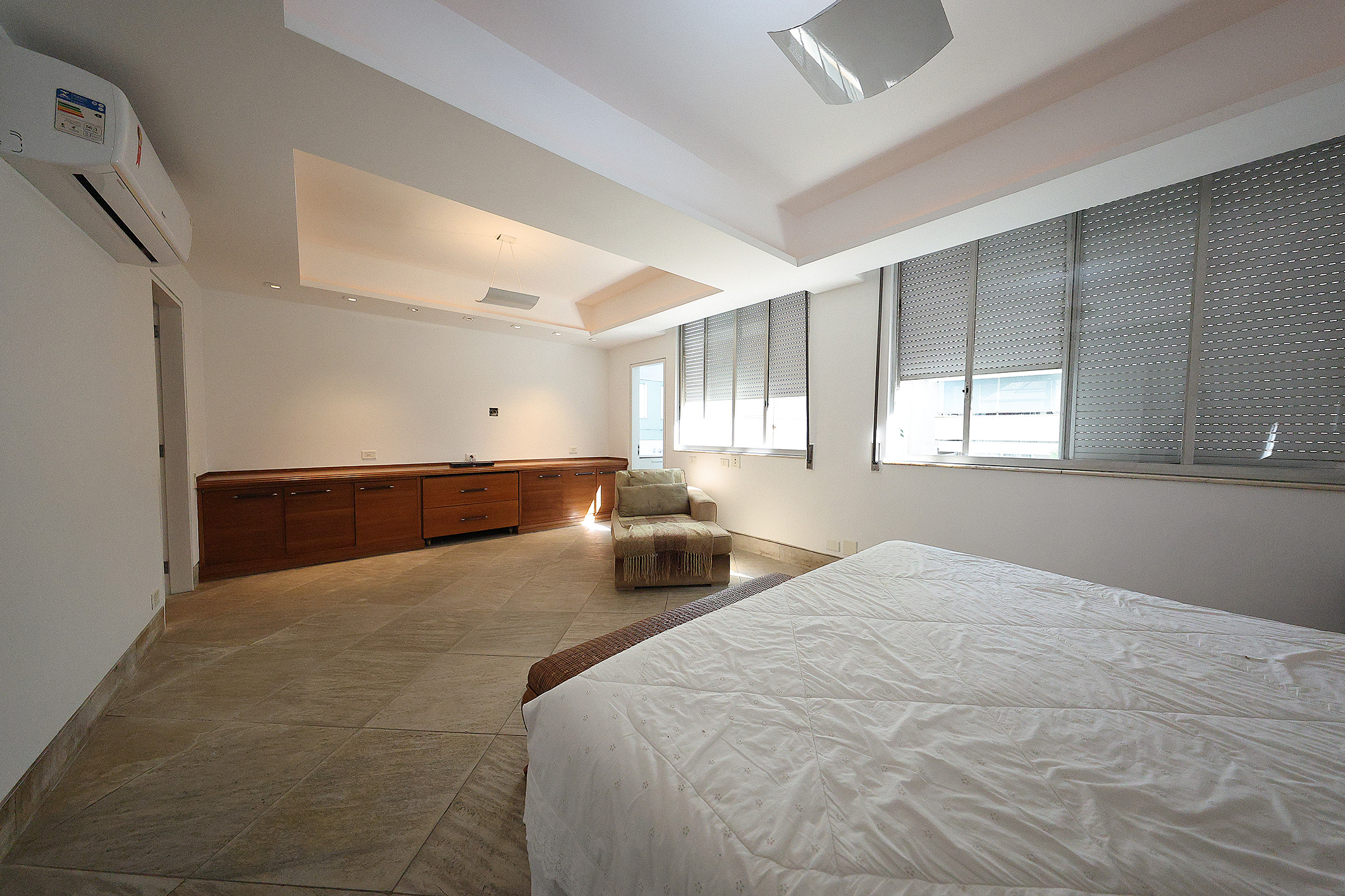  Circular floor plan apartment one block from the beach - 物件實景