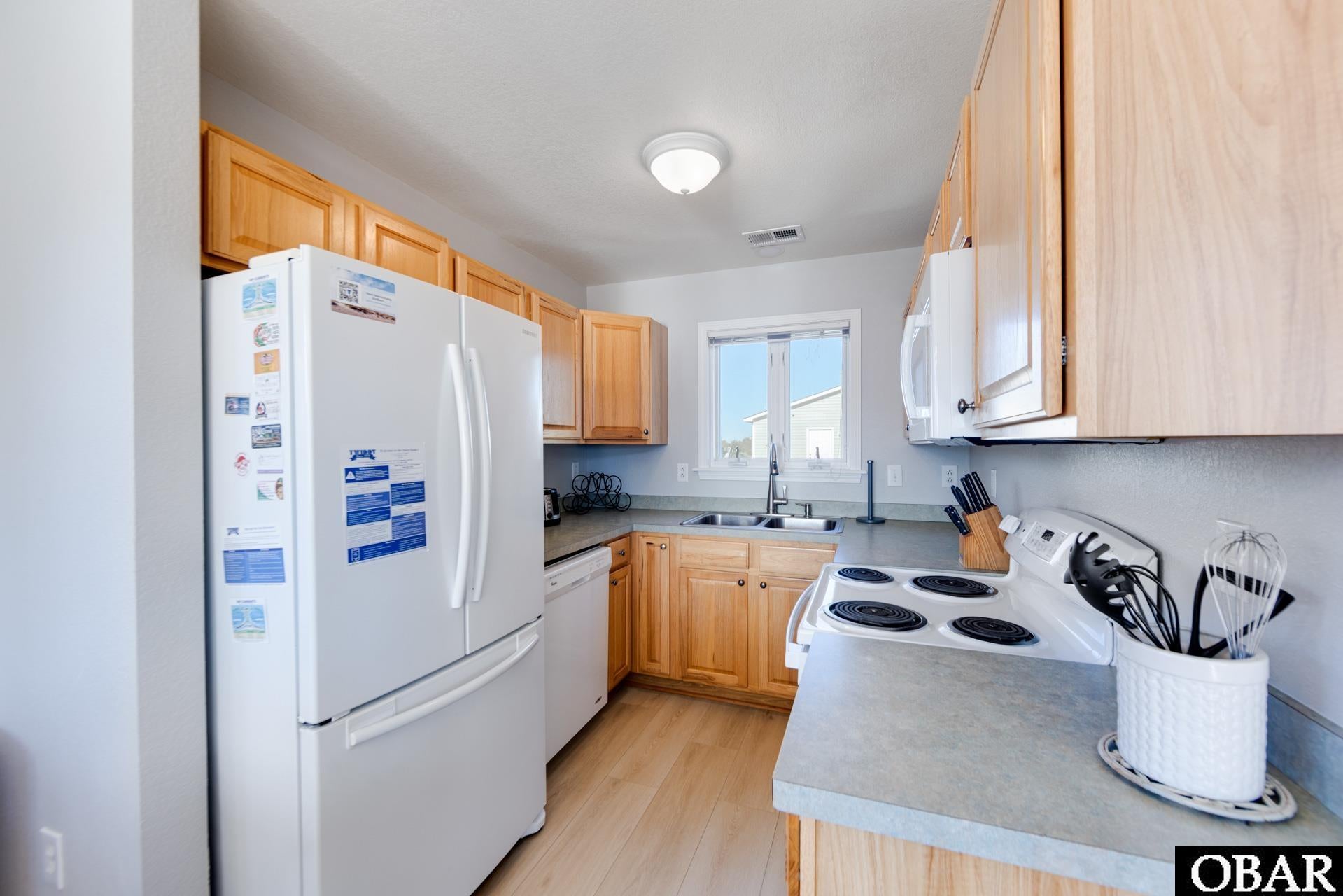 Corolla, North Carolina, 27927, United States, 5 Bedrooms Bedrooms, ,3 BathroomsBathrooms,Residential,For Sale,2006038