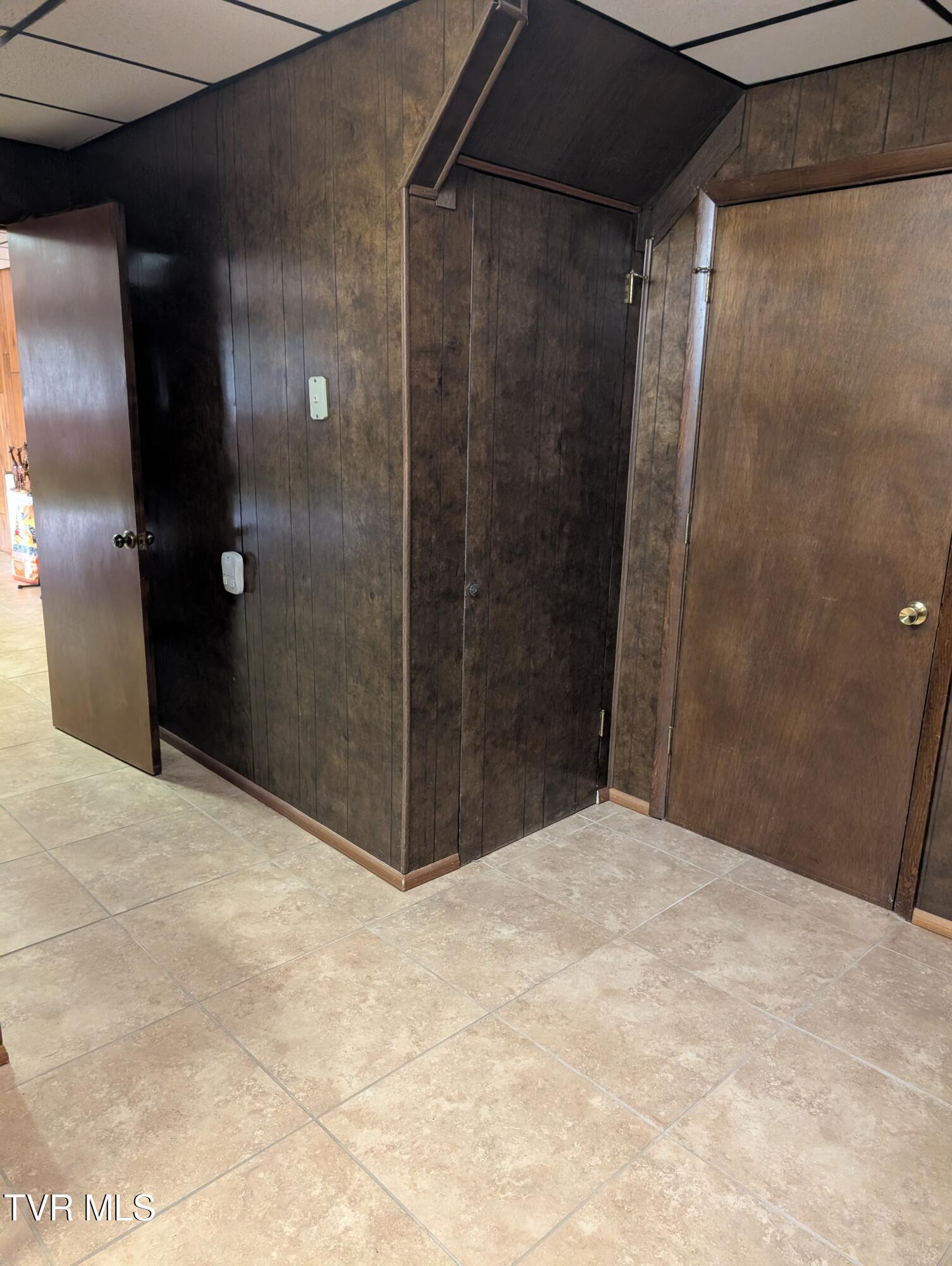 Johnson City, Tennessee, 37604, United States, 4 Bedrooms Bedrooms, ,3 BathroomsBathrooms,Residential,For Sale,1978550