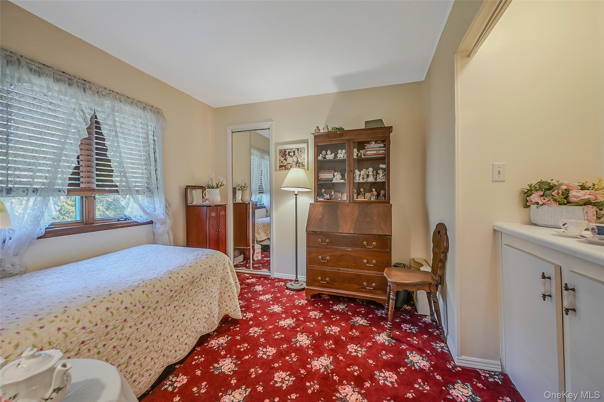 Selden, New York, 11784, United States, 3 Bedrooms Bedrooms, ,2 BathroomsBathrooms,Residential,For Sale,1988093