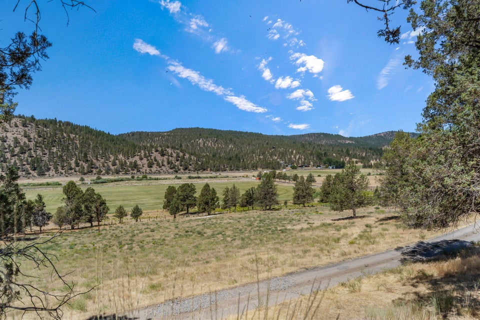 Prineville, Oregon, 97754, United States, 3 Bedrooms Bedrooms, ,3 BathroomsBathrooms,Residential,For Sale,1850319