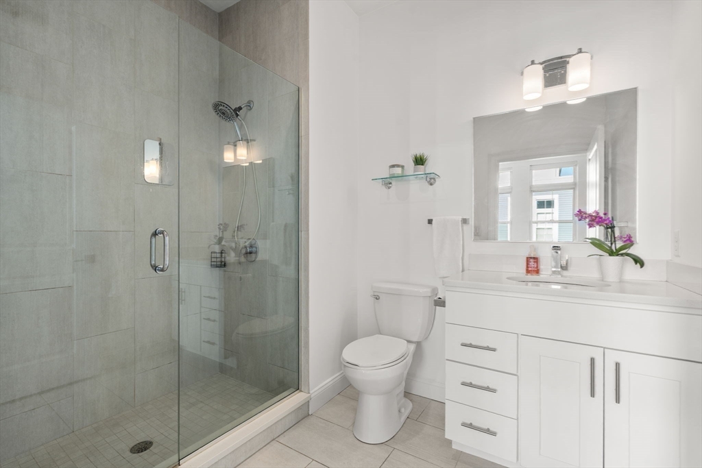 Boston, Massachusetts, 02127, United States, 2 Bedrooms Bedrooms, ,2 BathroomsBathrooms,Residential,For Sale,1987750