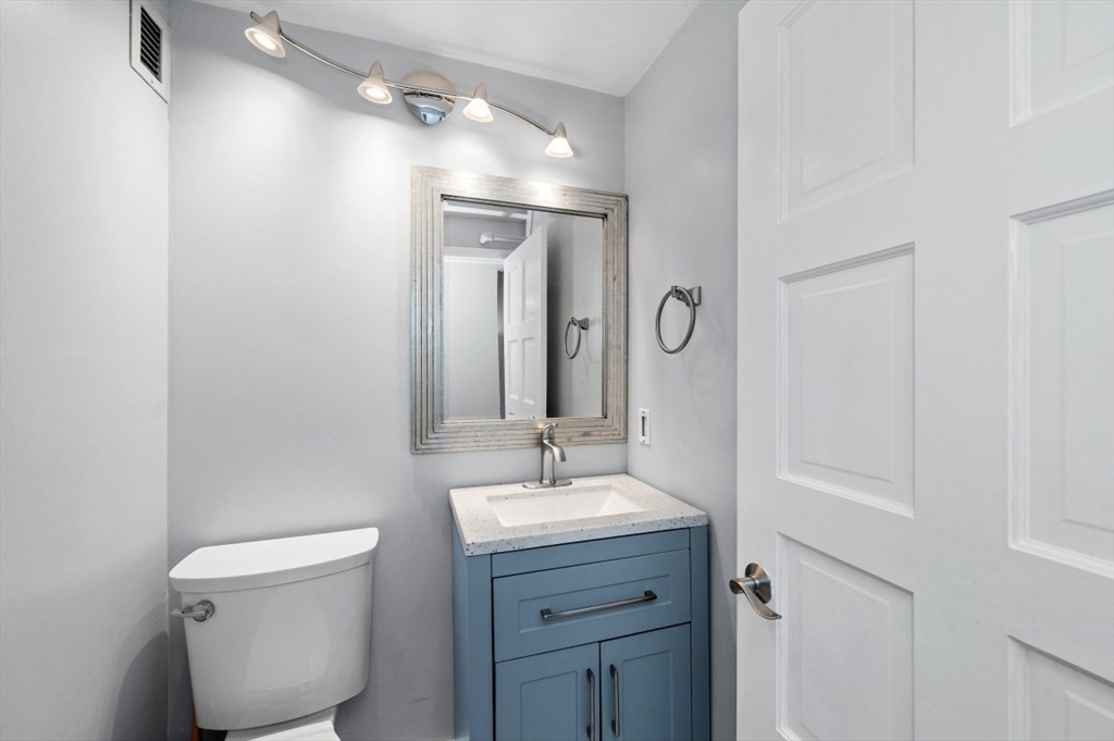 Boston, Massachusetts, 02129, United States, 1 Bedroom Bedrooms, ,2 BathroomsBathrooms,Residential,For Sale,1911386