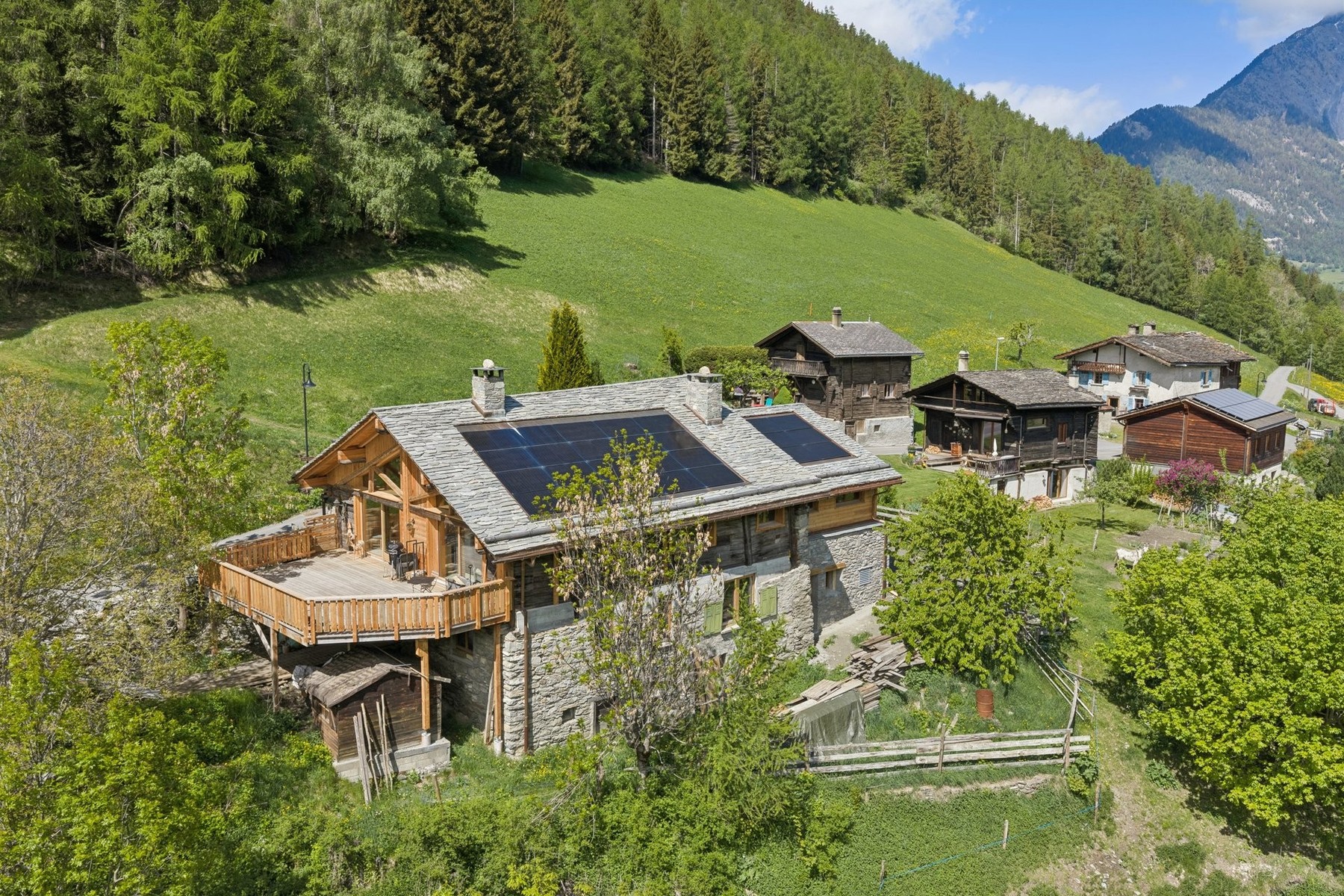  A charming hamlet in the municipality of Liddes, enjoying a peaceful setting in - 物件實景