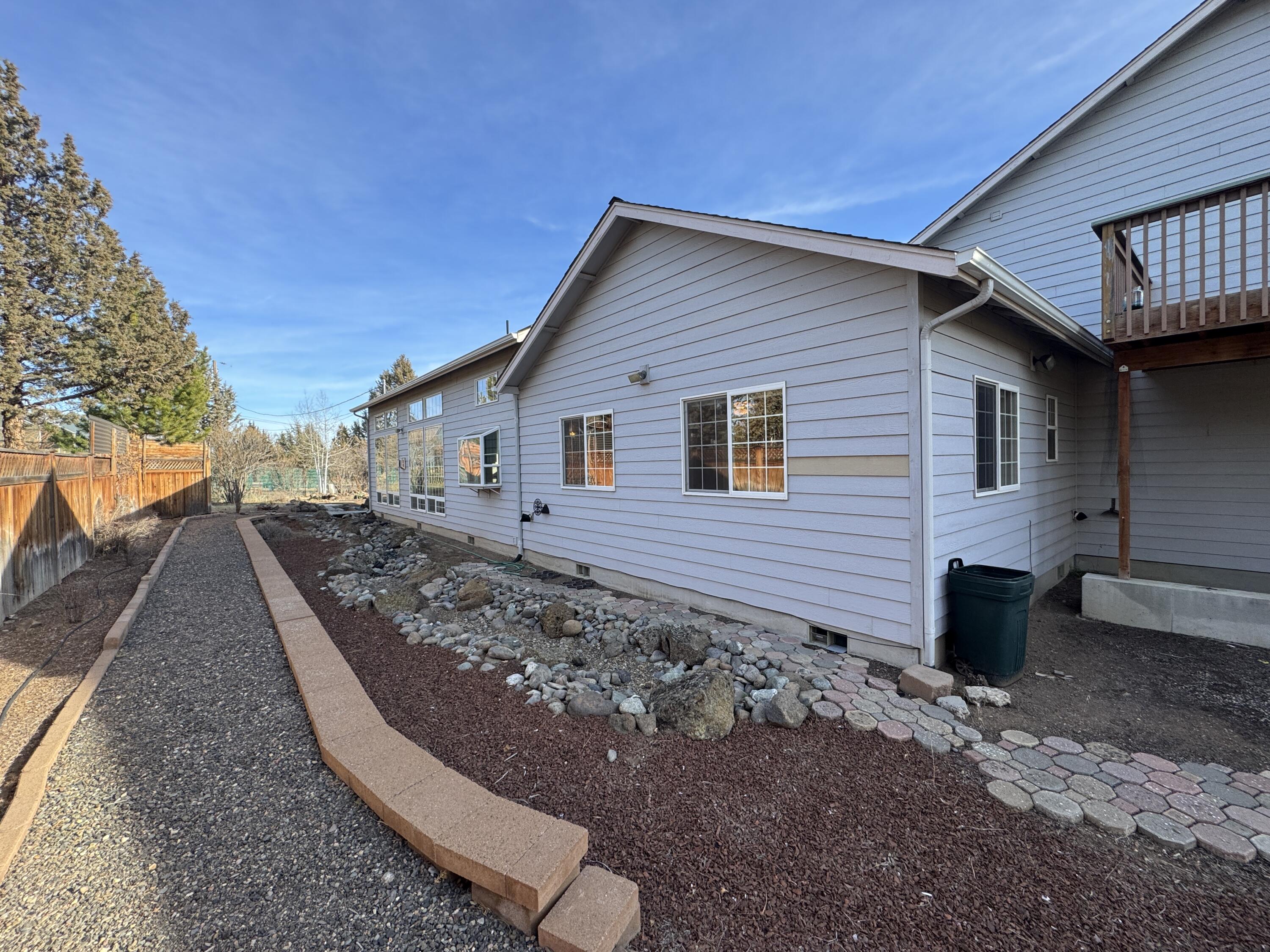 Terrebonne, Oregon, 97760, United States, 3 Bedrooms Bedrooms, ,2 BathroomsBathrooms,Residential,For Sale,2009315