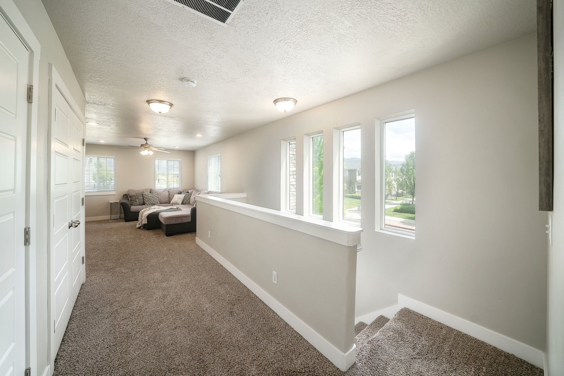  Charming, Very Clean End Unit Townhome in Logan - 物件實景