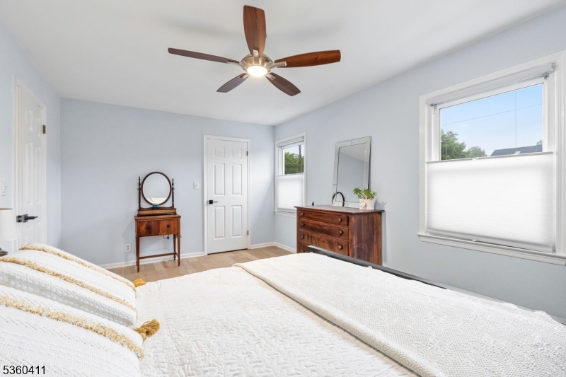 Scotch Plains Twp., New Jersey, 07076, United States, 2 Bedrooms Bedrooms, ,3 BathroomsBathrooms,Residential,For Sale,1999583