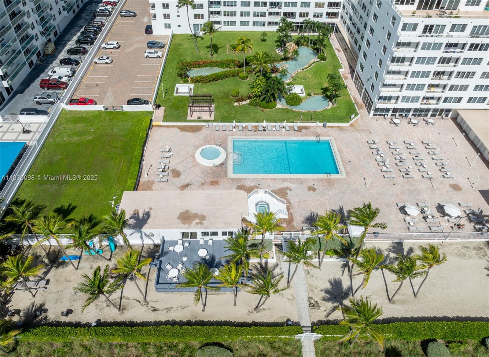 Miami Beach, Florida, 33140, United States, 2 Bedrooms Bedrooms, ,2 BathroomsBathrooms,Residential,For Sale,1885385