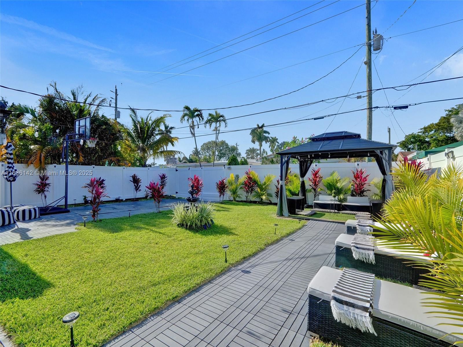Hollywood, Florida, 33019, United States, 3 Bedrooms Bedrooms, ,2 BathroomsBathrooms,Residential,For Sale,1898660