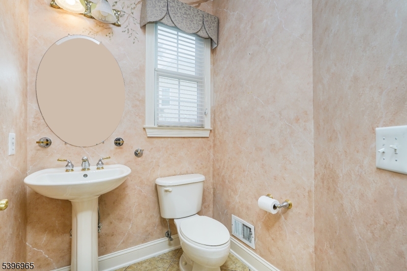 Franklin Twp., New Jersey, 08873, United States, 2 Bedrooms Bedrooms, ,3 BathroomsBathrooms,Residential,For Sale,1992917