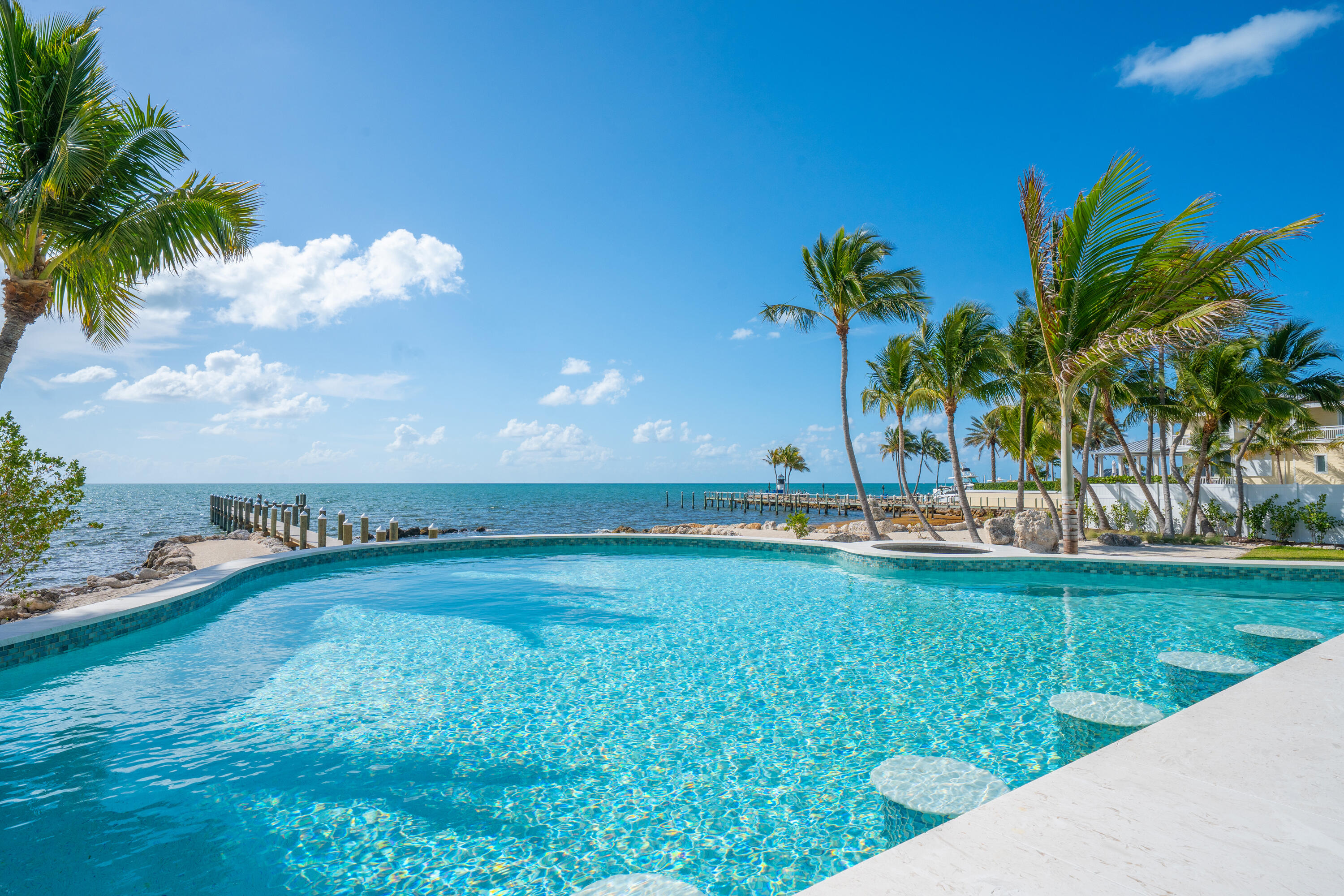 ISLAMORADA, Florida, 33036, United States, 6 Bedrooms Bedrooms, ,9 BathroomsBathrooms,Residential,For Sale,1903587