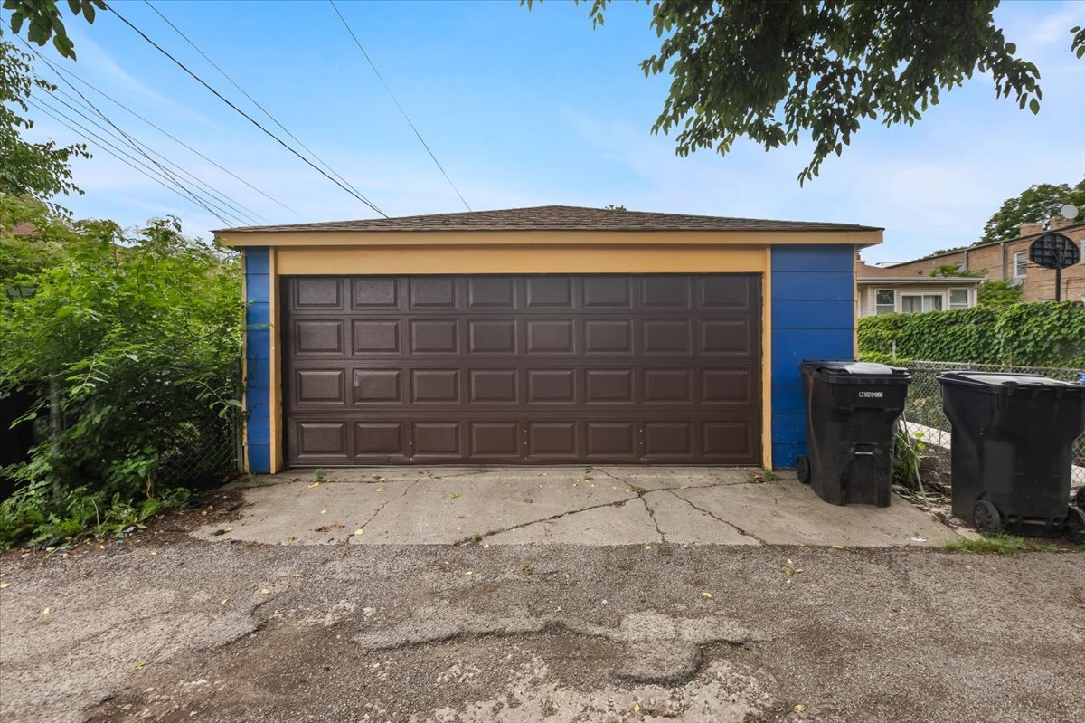 Chicago, Illinois, 60645, United States, 3 Bedrooms Bedrooms, ,3 BathroomsBathrooms,Residential,For Sale,1976245