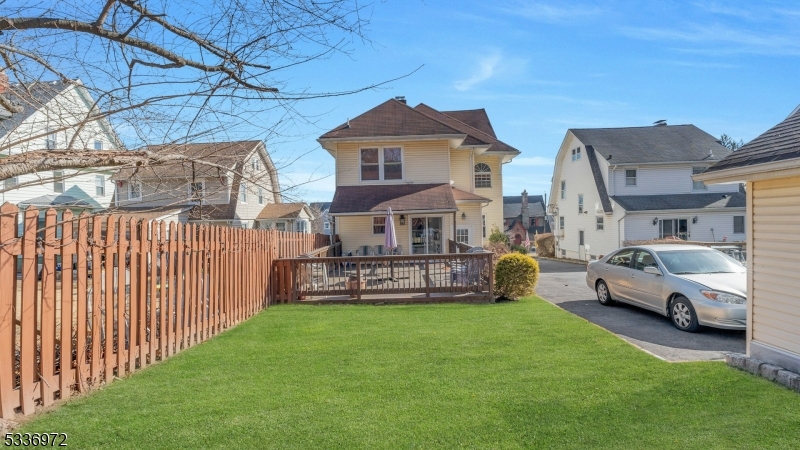 West Orange Twp., New Jersey, 07052, United States, 6 Bedrooms Bedrooms, ,4 BathroomsBathrooms,Residential,For Sale,1934575