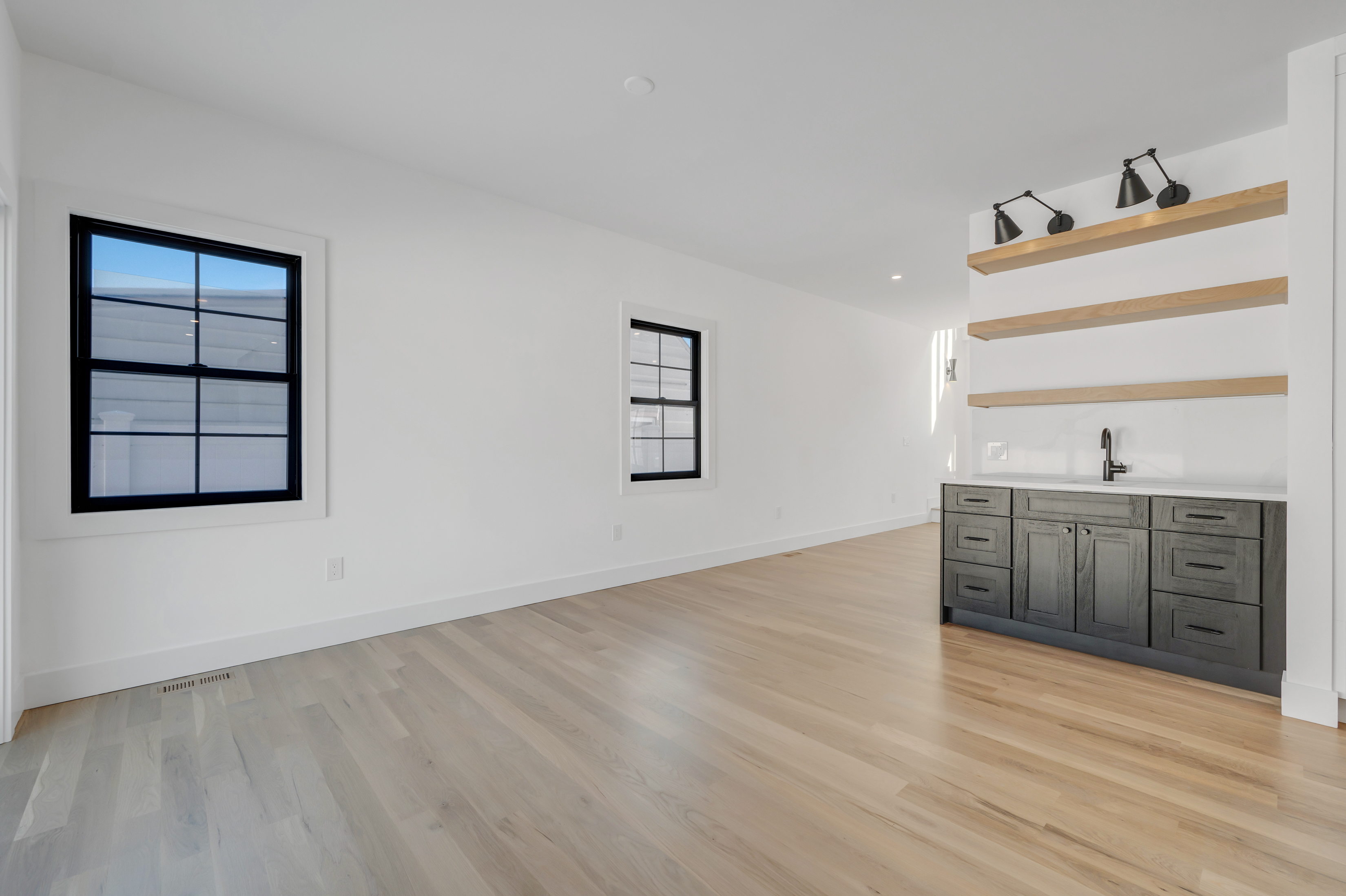  38 Pond Lane, Levittown, NY, 11756 - 物件實景