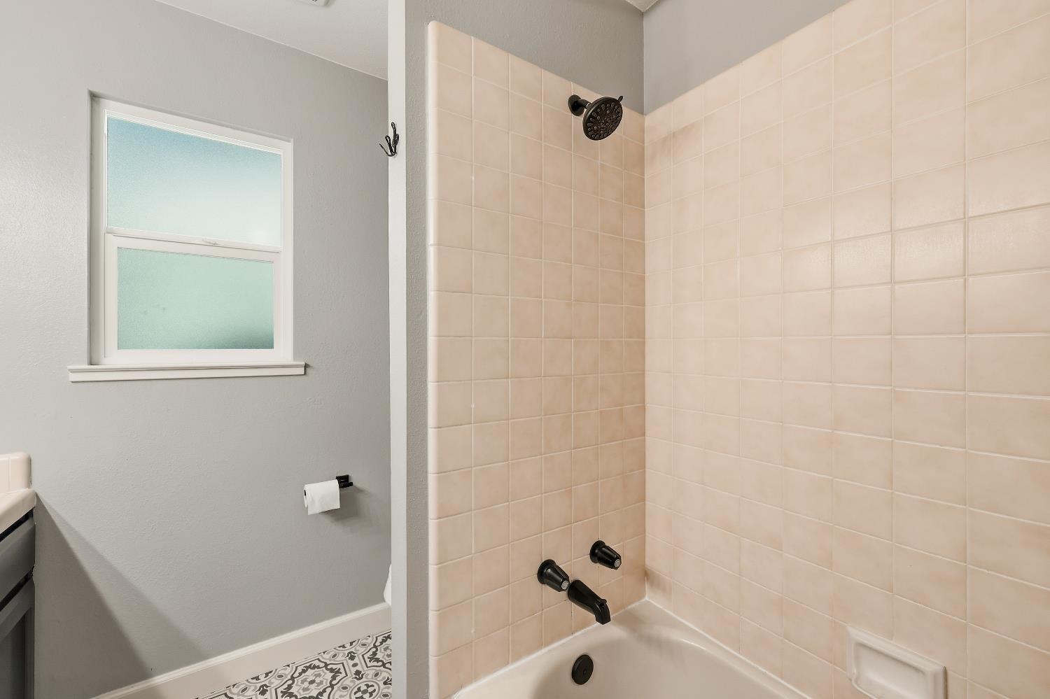 Le Grand, California, 95333, United States, 4 Bedrooms Bedrooms, ,3 BathroomsBathrooms,Residential,For Sale,1977955