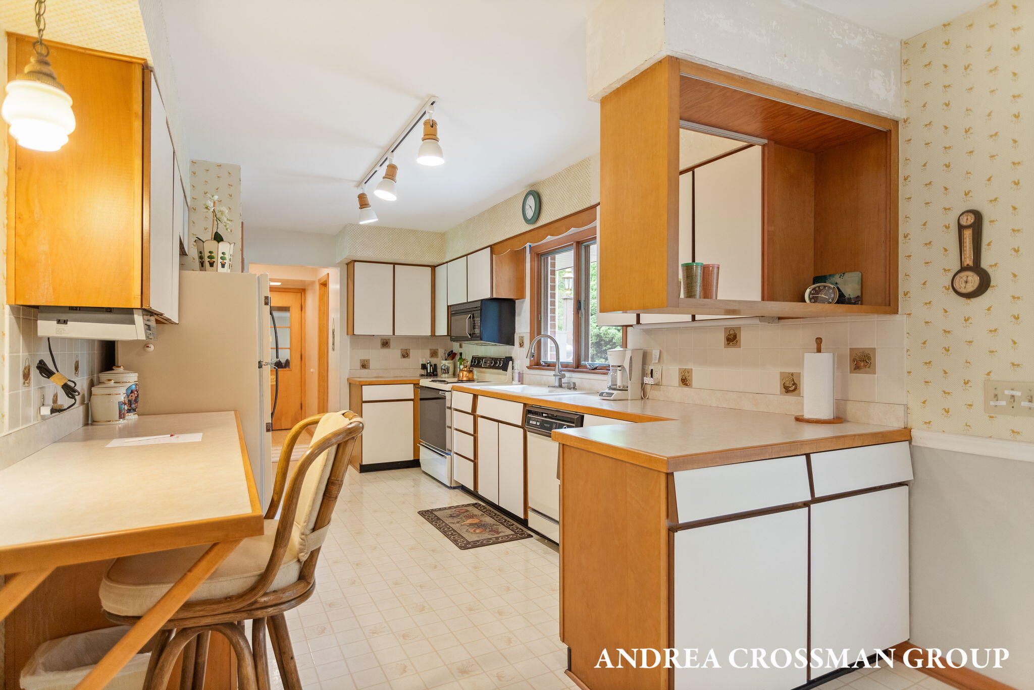 Fennville, Michigan, 49408, United States, 3 Bedrooms Bedrooms, ,2 BathroomsBathrooms,Residential,For Sale,1826575