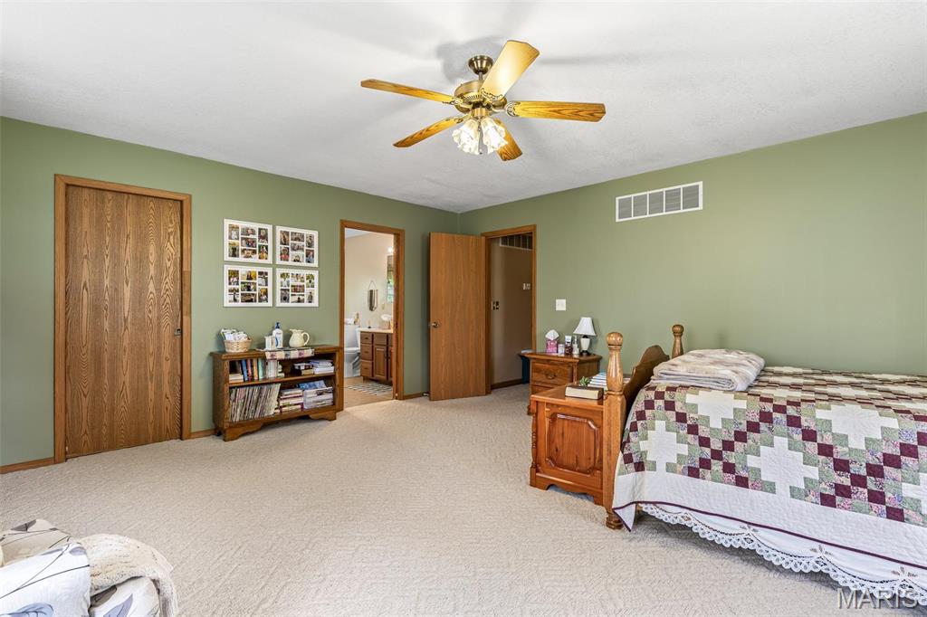 Farmington, Missouri, 63640, United States, 4 Bedrooms Bedrooms, ,3 BathroomsBathrooms,Residential,For Sale,1941808