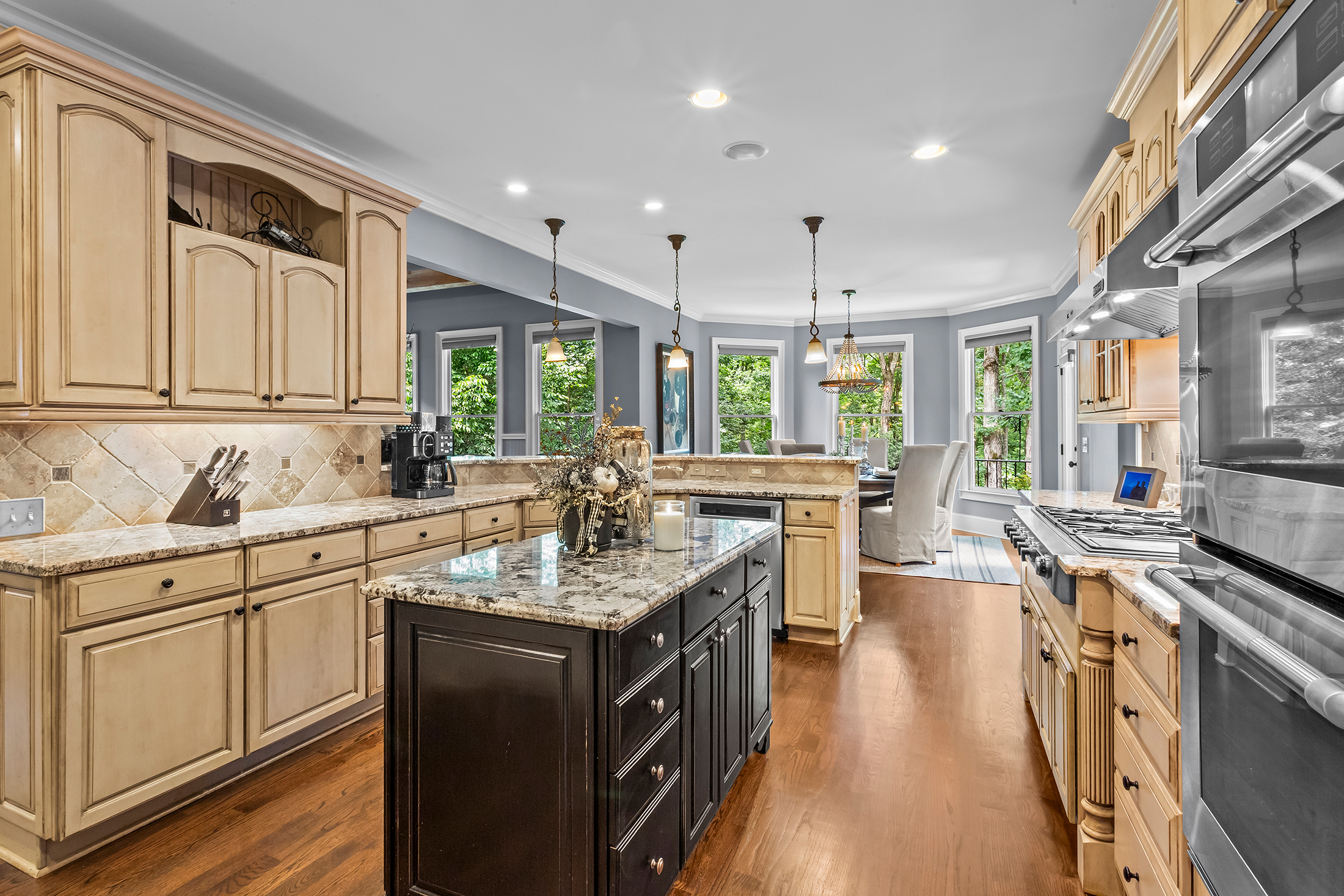  Timeless Craftsman Luxury with Unmatched Privacy in West Cobb - 物件實景