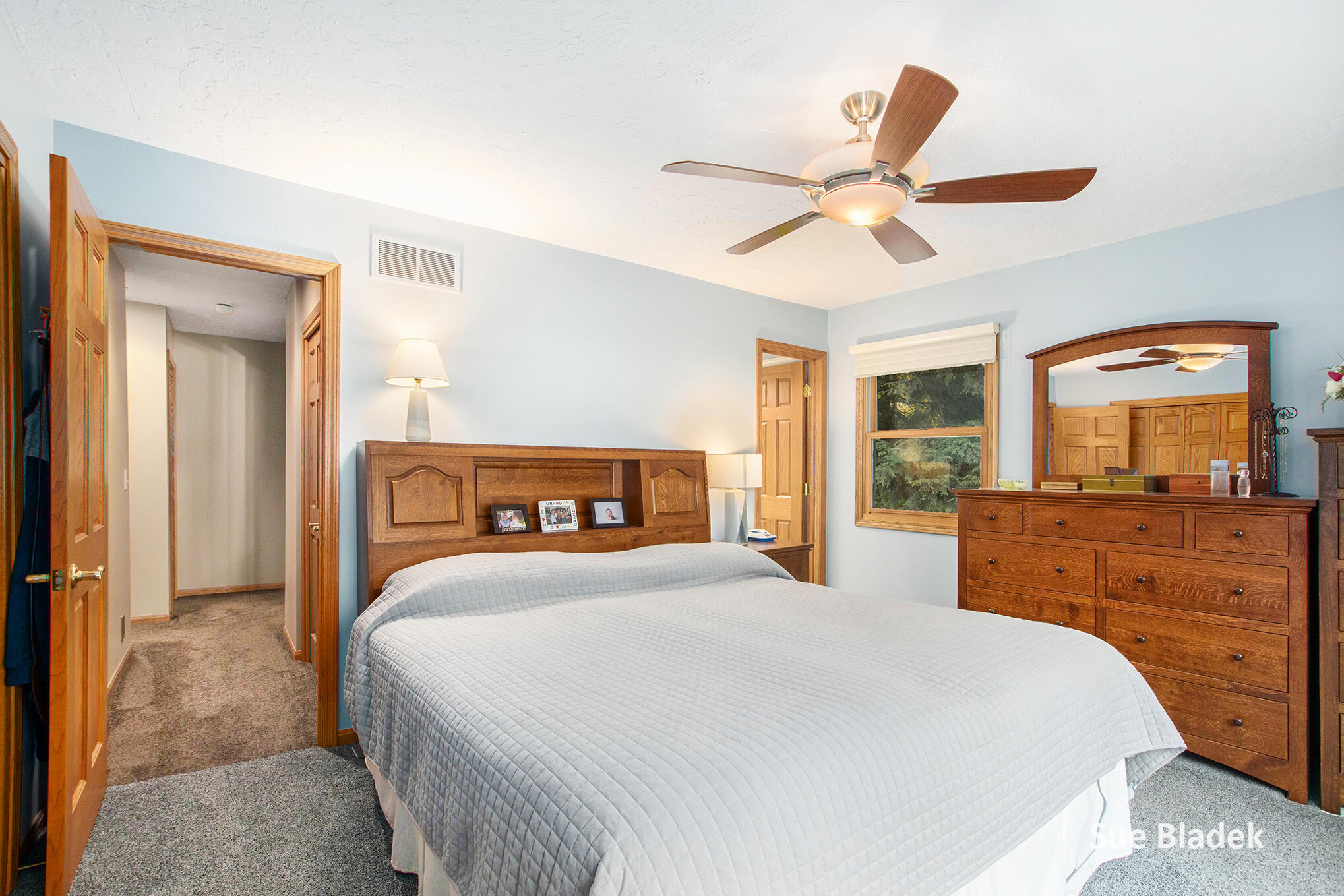 Holland, Michigan, 49424, United States, 3 Bedrooms Bedrooms, ,3 BathroomsBathrooms,Residential,For Sale,1989003