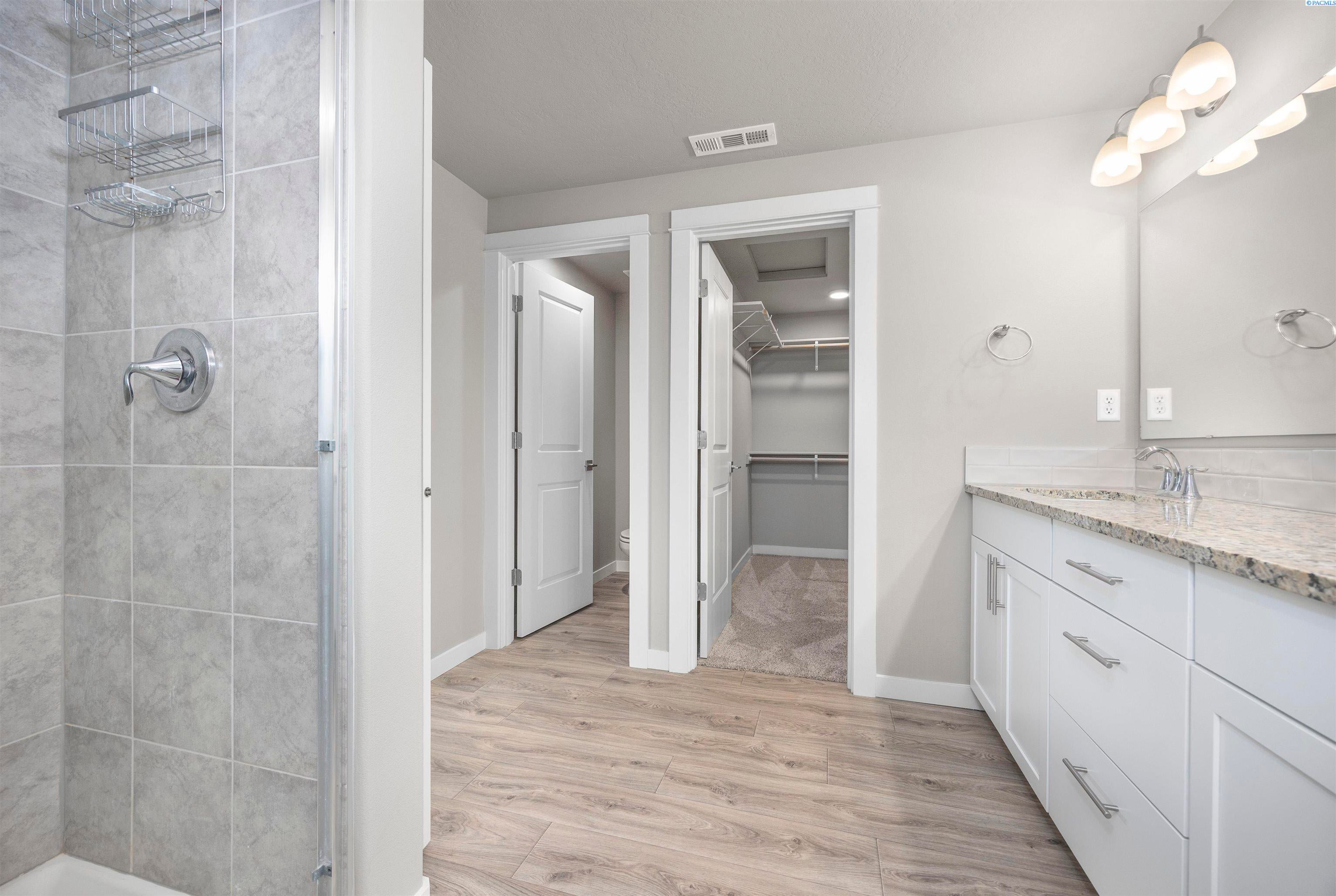 Prosser, Washington, 99350, United States, 3 Bedrooms Bedrooms, ,3 BathroomsBathrooms,Residential,For Sale,1994291