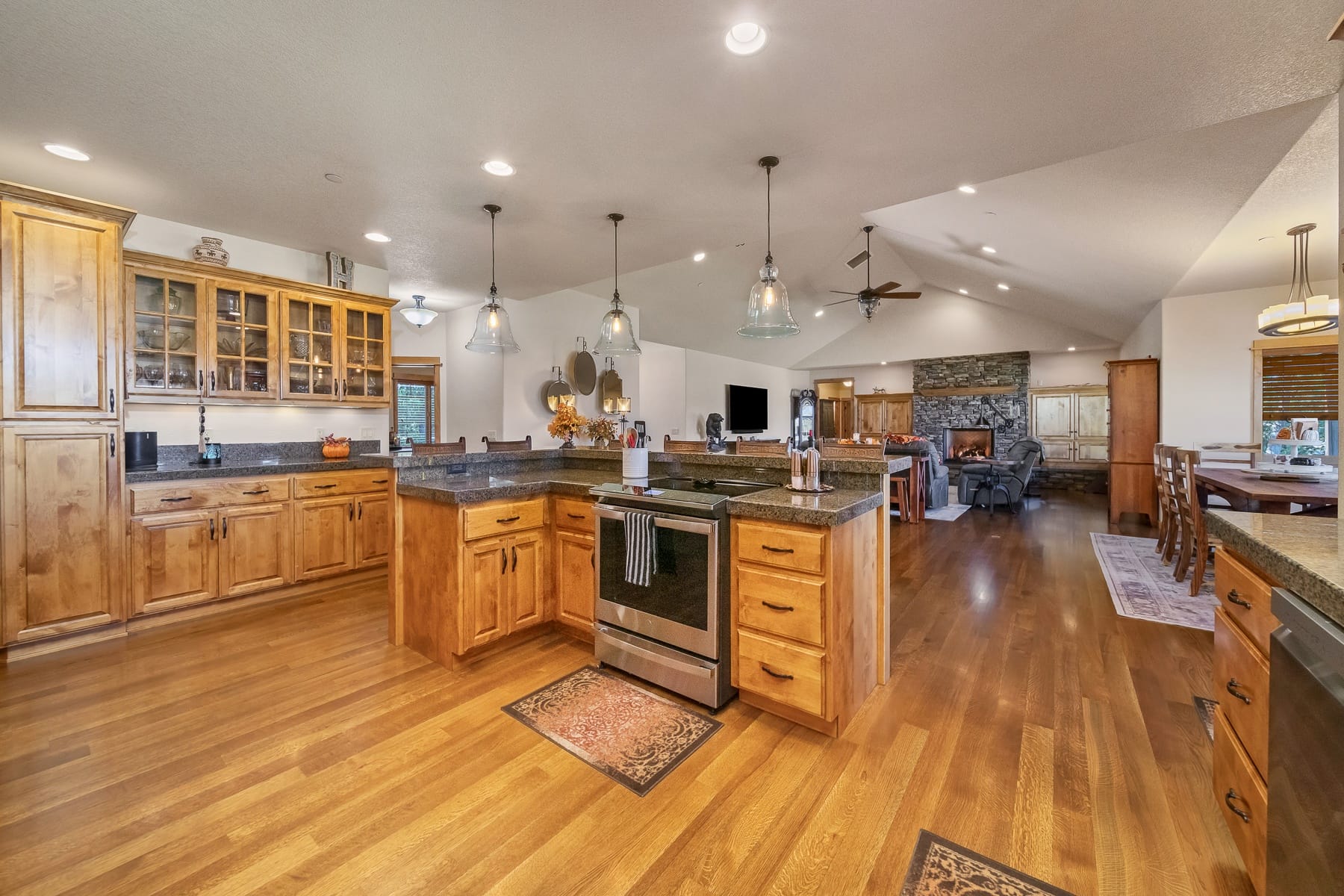  18853 SW SISTERS PL Powell Butte, OR 97753 - 物件實景