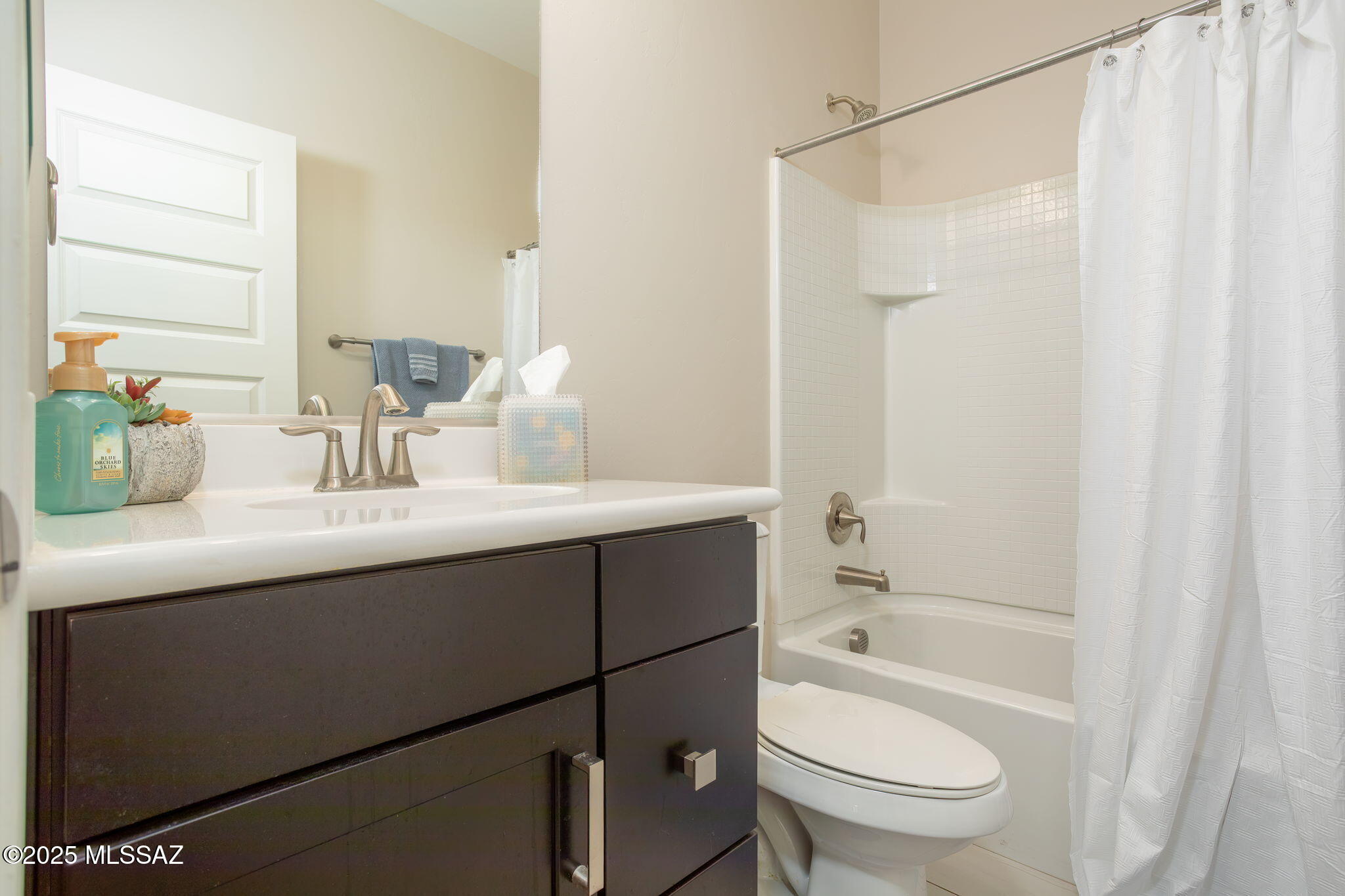 Oro Valley, Arizona, 85742, United States, 3 Bedrooms Bedrooms, ,3 BathroomsBathrooms,Residential,For Sale,1919699