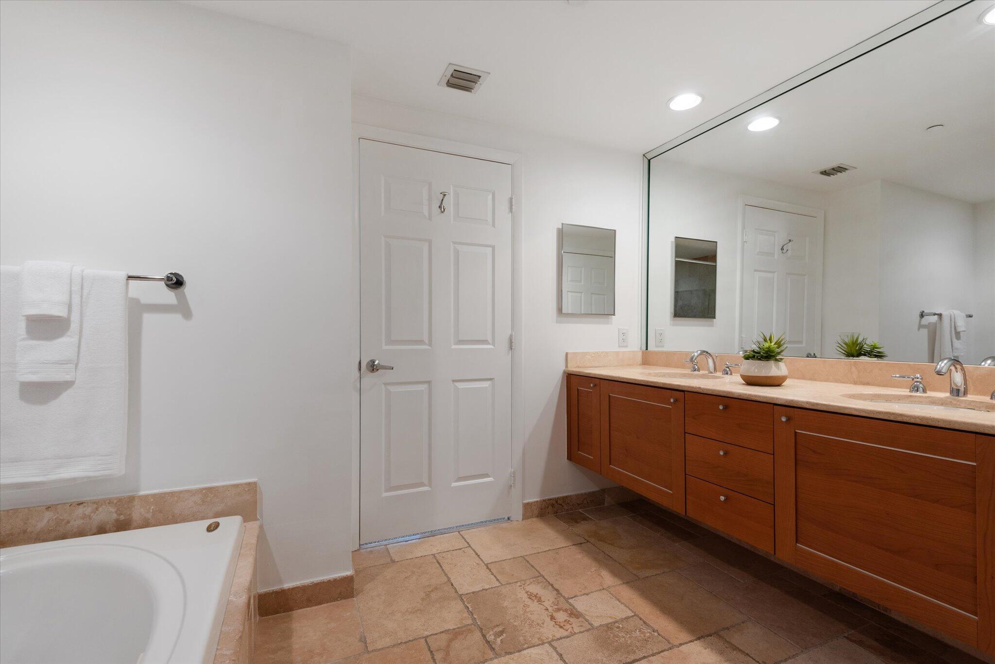 Fort Lauderdale, Florida, 33316, United States, 1 Bedroom Bedrooms, ,2 BathroomsBathrooms,Residential,For Sale,1972828