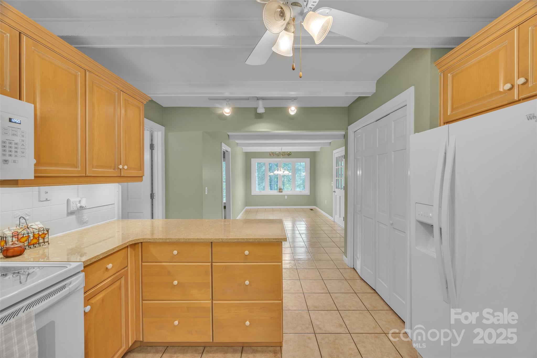 Hickory, North Carolina, 28601, United States, 5 Bedrooms Bedrooms, ,5 BathroomsBathrooms,Residential,For Sale,1941000