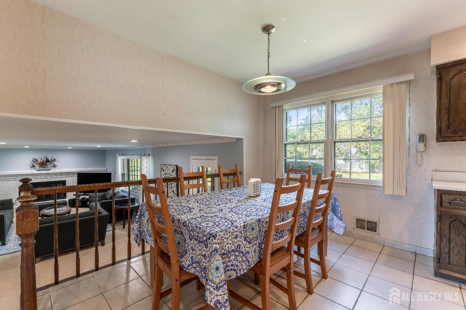 Edison, New Jersey, 08820, United States, 4 Bedrooms Bedrooms, ,3 BathroomsBathrooms,Residential,For Sale,1908022