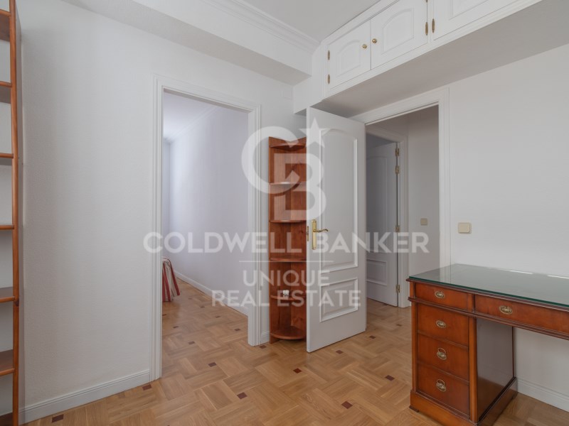 Madrid, Comunidad de Madrid, ES, 5 Bedrooms Bedrooms, ,3 BathroomsBathrooms,Residential,For Sale,1847498