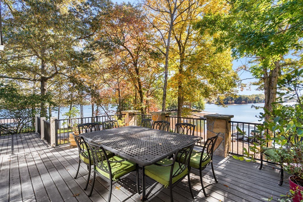 Hiawassee, Georgia, 30546, United States, 3 Bedrooms Bedrooms, ,4 BathroomsBathrooms,Residential,For Sale,1978454