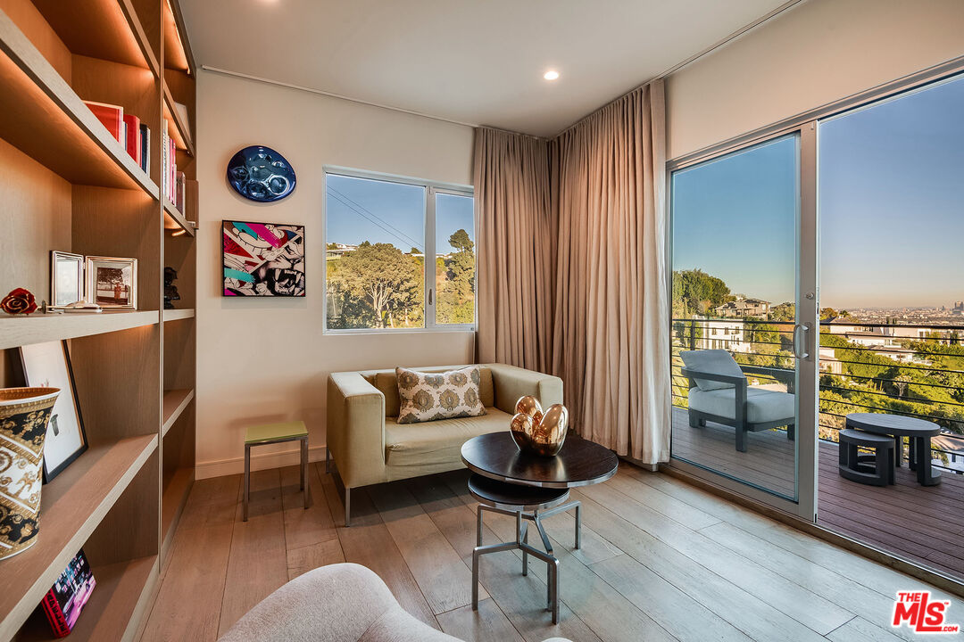 Los Angeles, California, 90069, United States, 4 Bedrooms Bedrooms, ,5 BathroomsBathrooms,Residential,For Sale,1759770