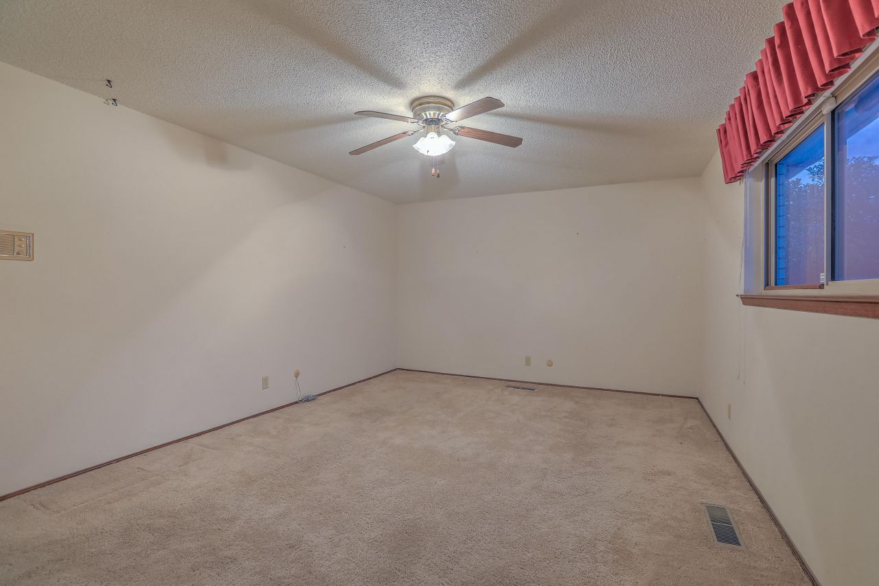 Albuquerque, New Mexico, 87109, United States, 4 Bedrooms Bedrooms, ,3 BathroomsBathrooms,Residential,For Sale,1940496