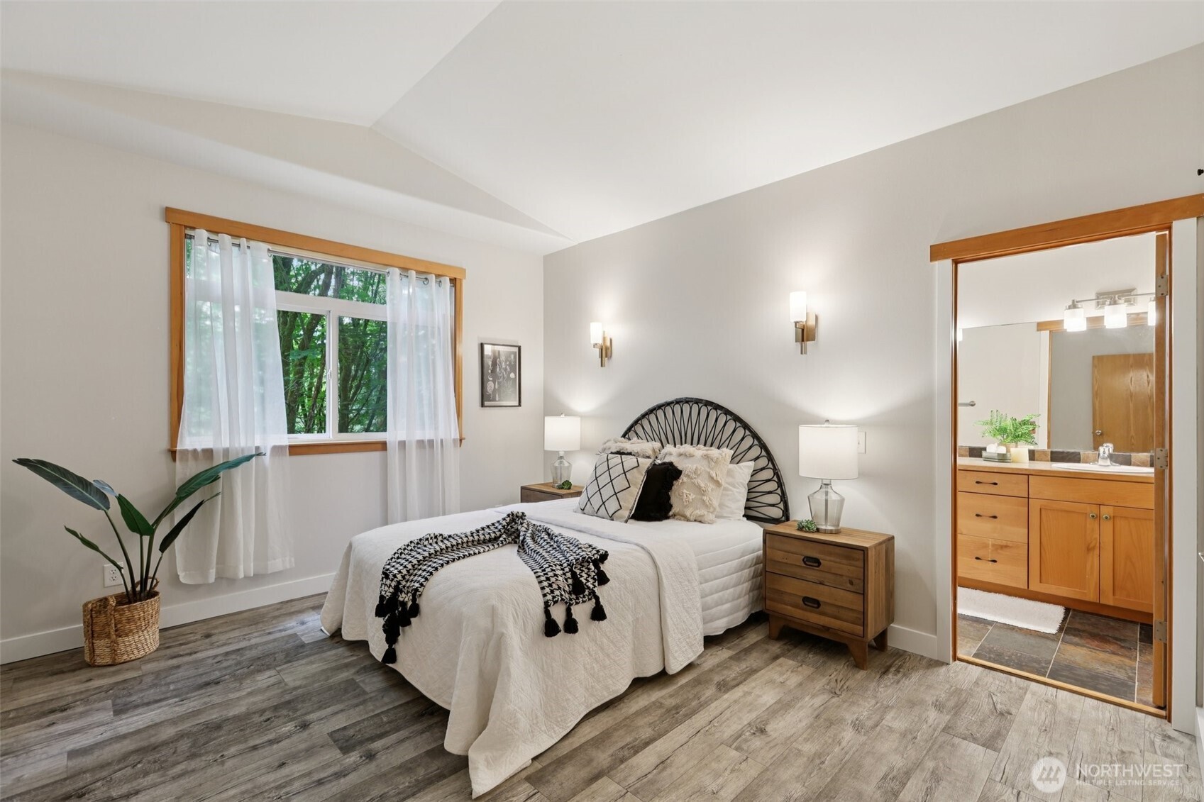 Bellingham, Washington, 98229, United States, 4 Bedrooms Bedrooms, ,3 BathroomsBathrooms,Residential,For Sale,1904216